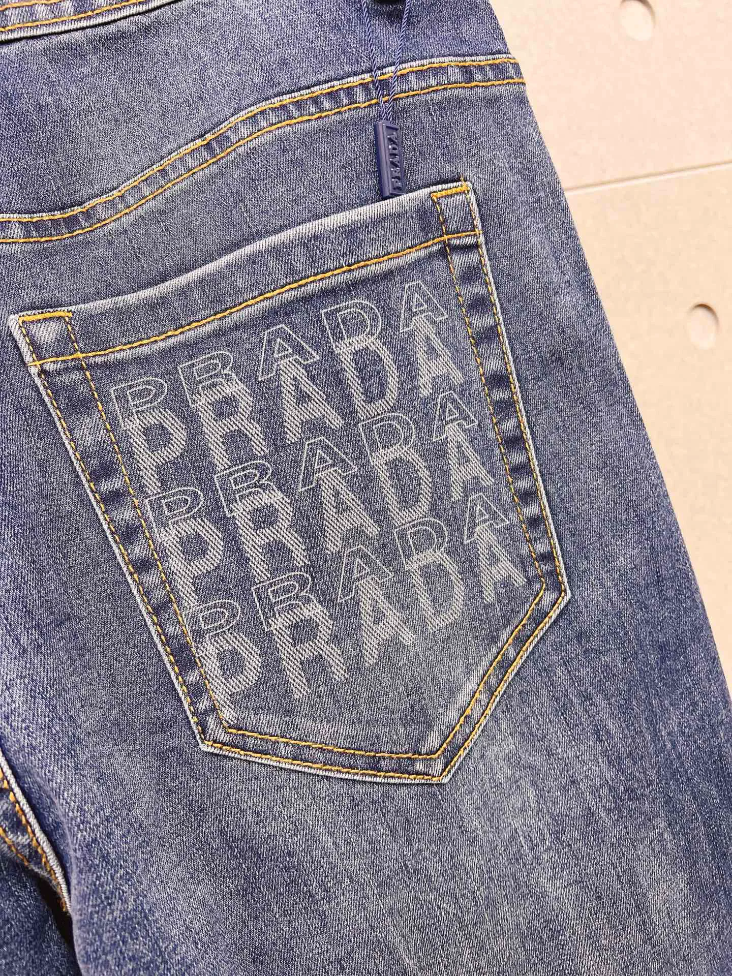 Джинсы Мужские Prada 18098425