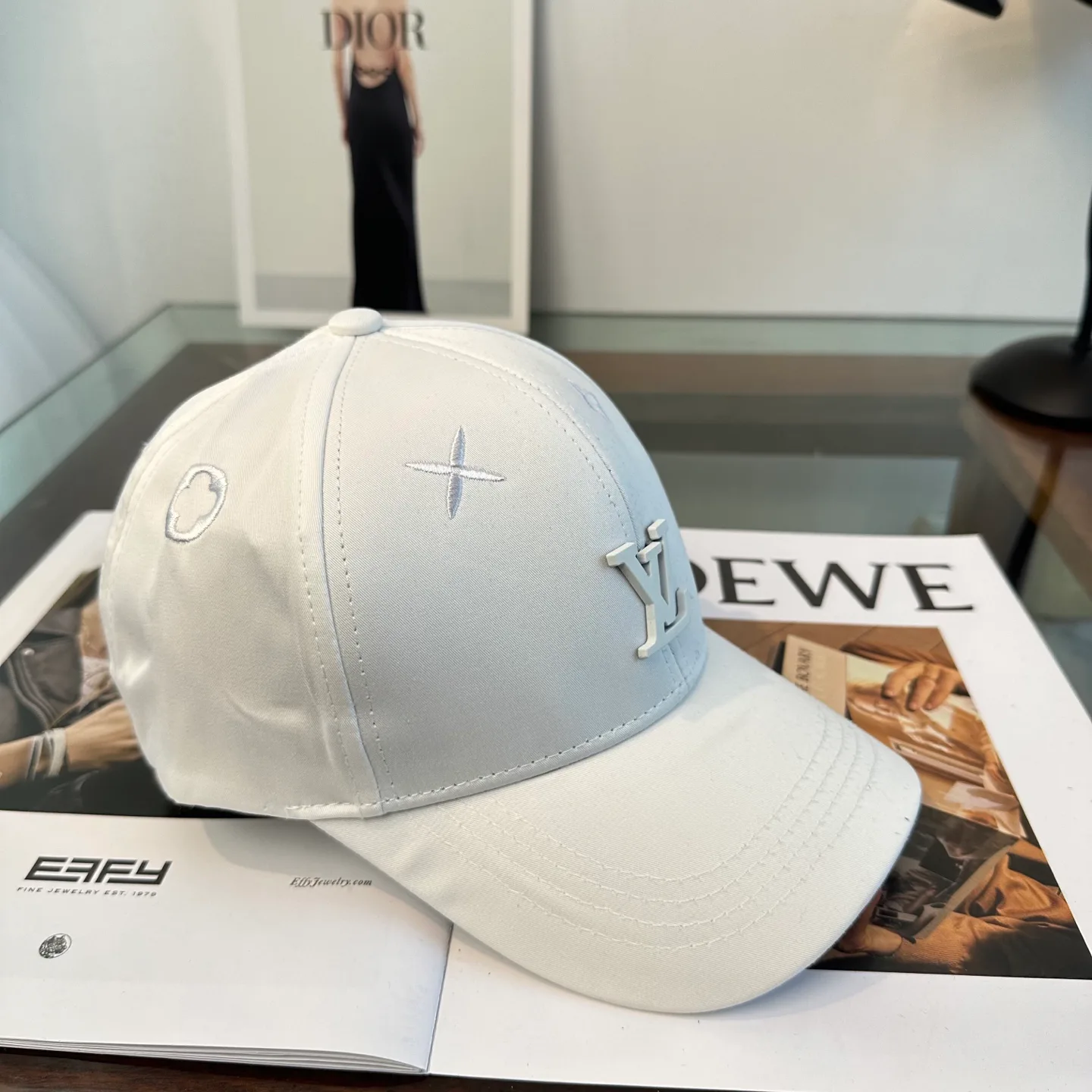 Головные Уборы Louis Vuitton 11689426