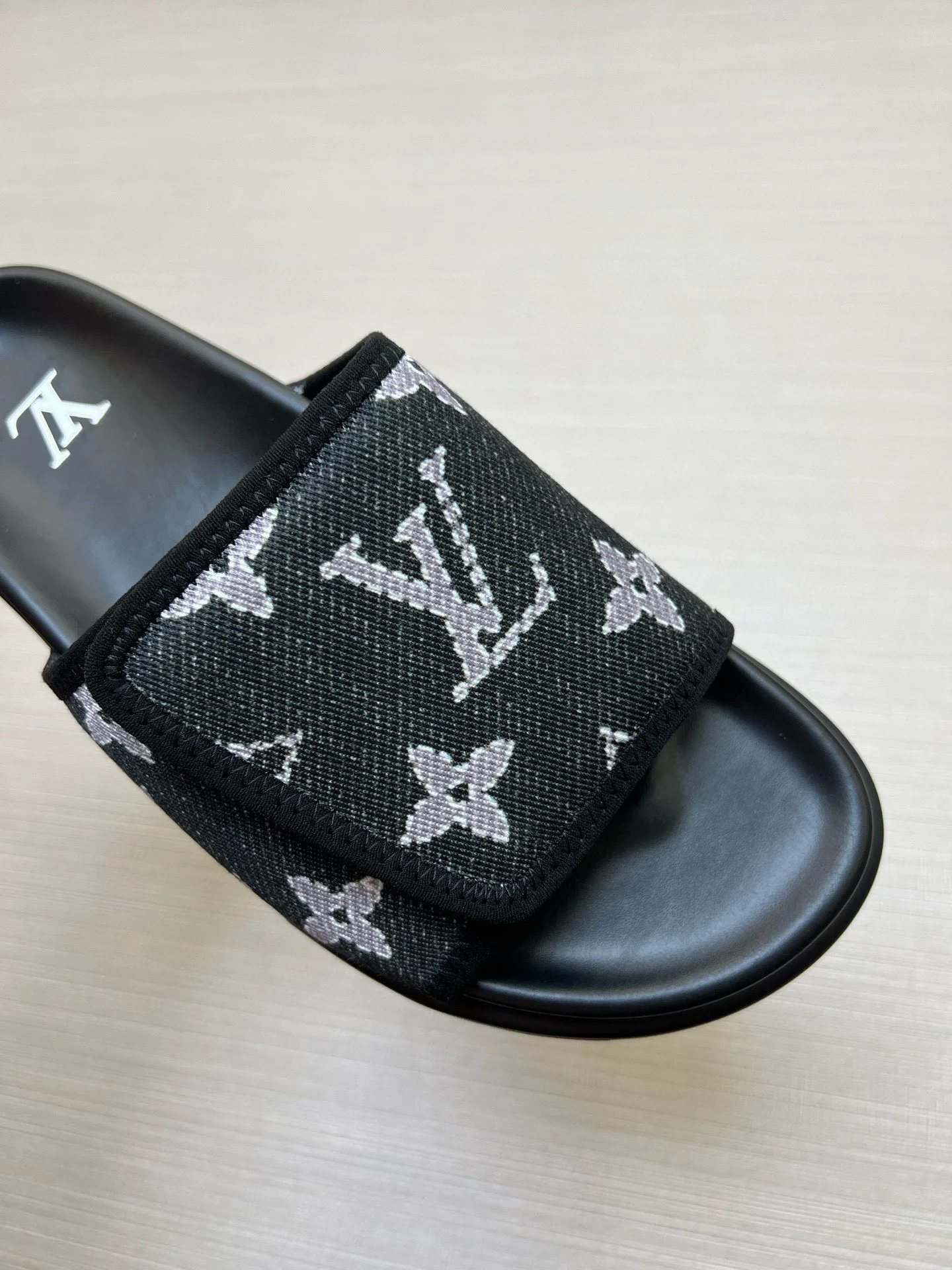 Шлепанцы Мужские Louis Vuitton 1789276