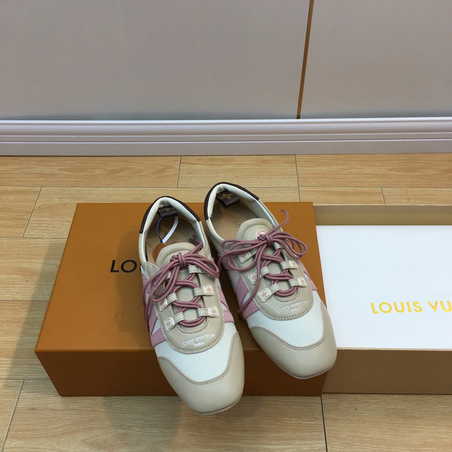 Кроссовки Женские Louis Vuitton 1590955
