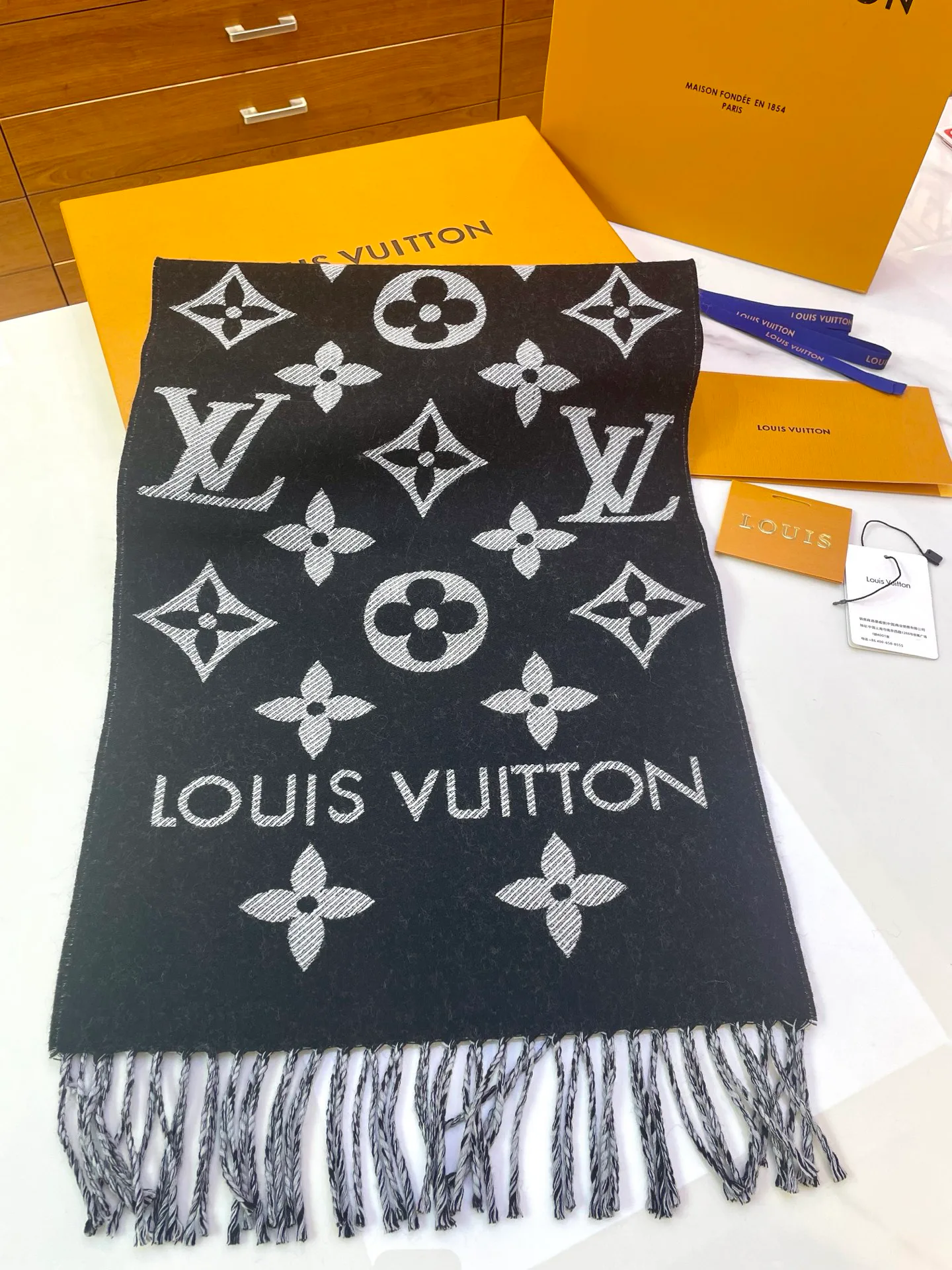 Шарфы Louis Vuitton 3881135