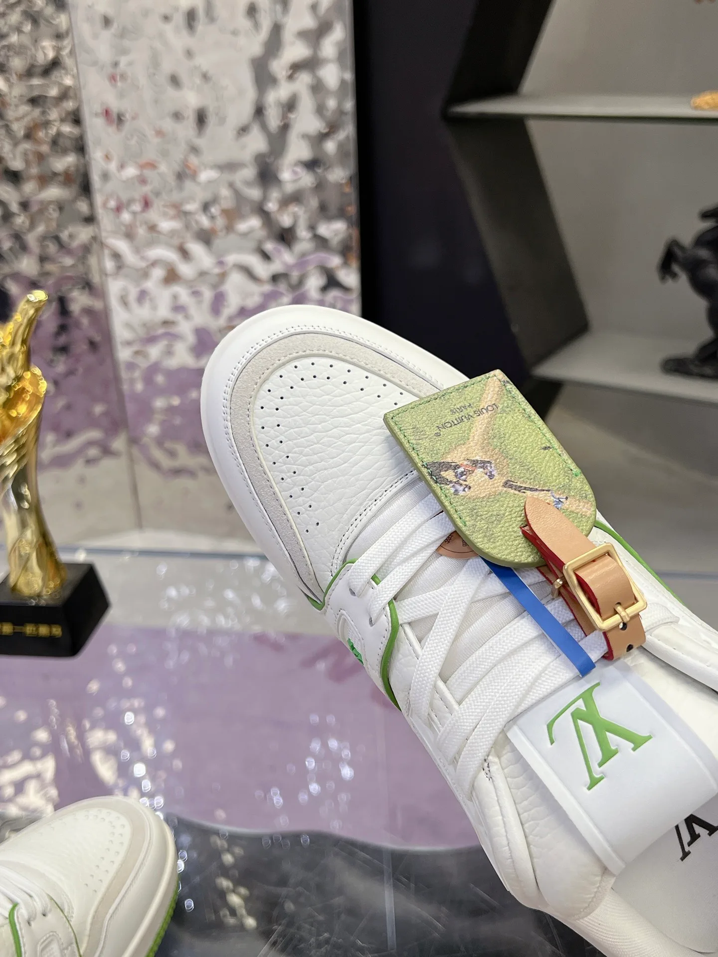 Кроссовки Женские Louis Vuitton 17635605