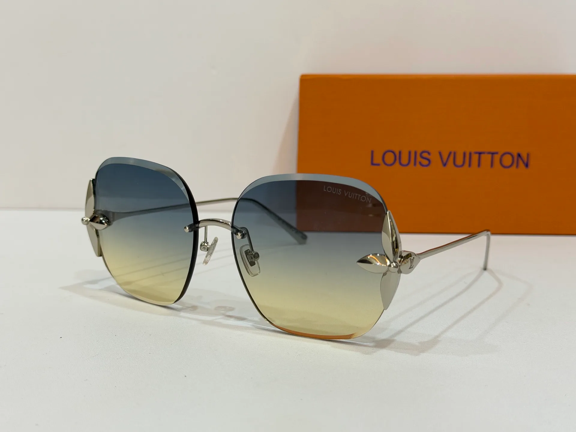 Очки Louis Vuitton 14321646