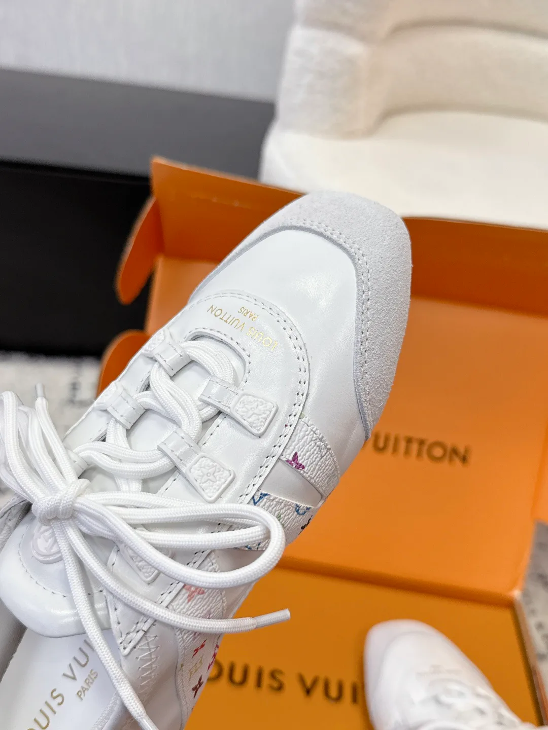 Кроссовки Женские Louis Vuitton 2471115