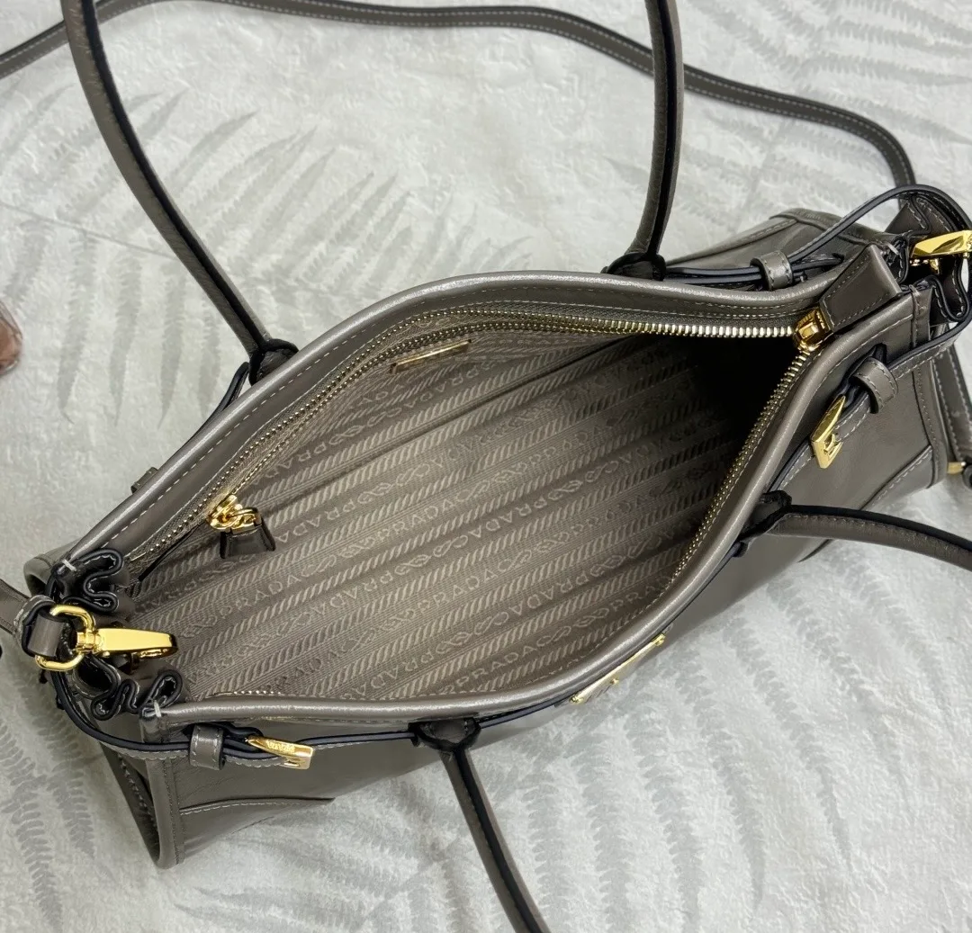 Классические Сумки Женские Prada 11462493