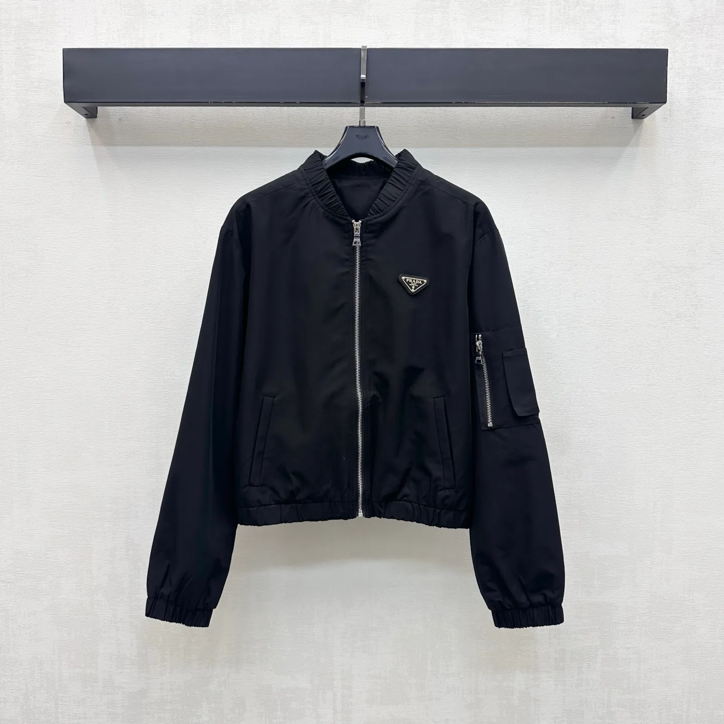Куртки И Пуховики Женские Prada 18228488