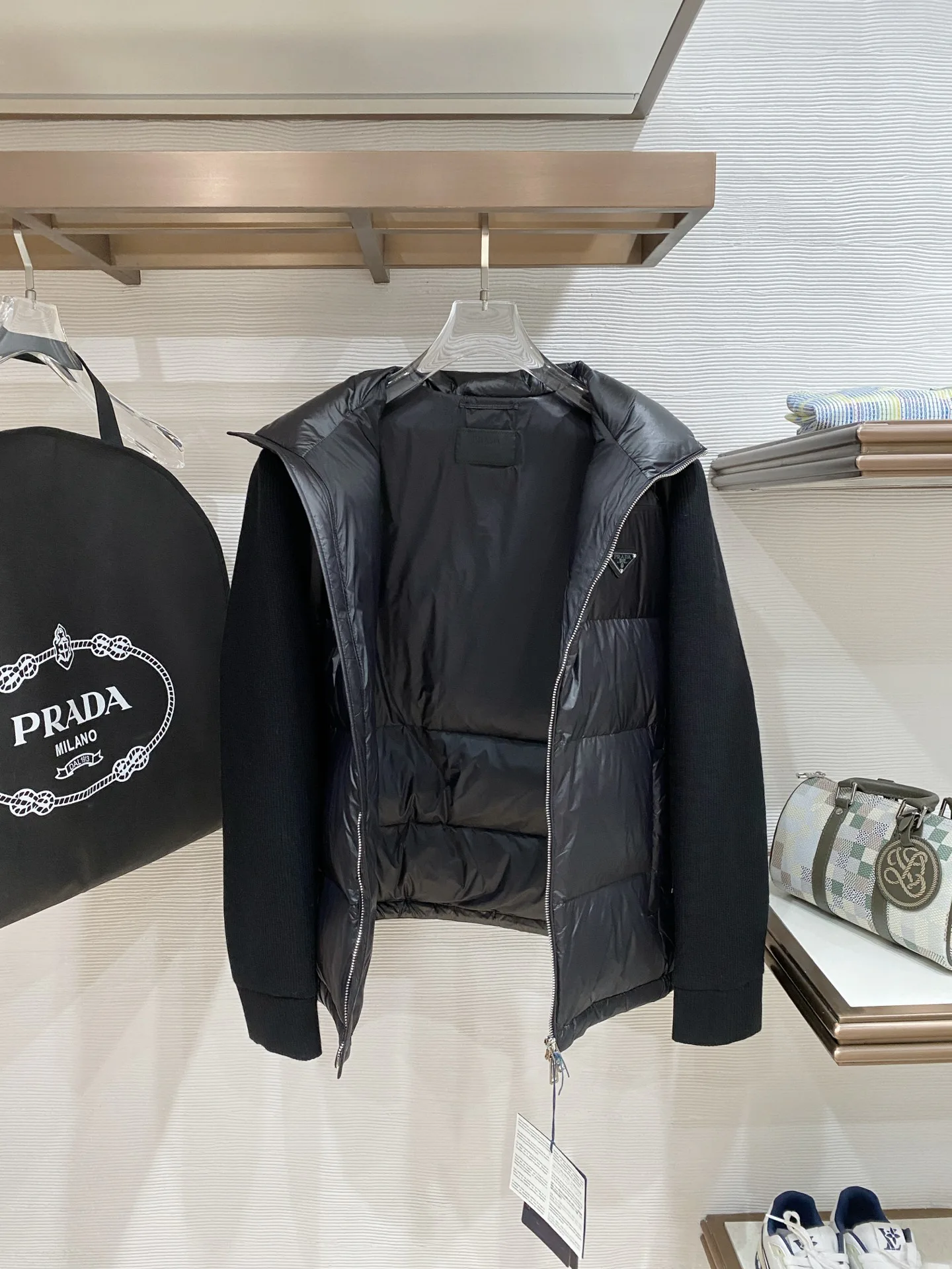 Куртки И Пуховики Мужские Prada 17930653