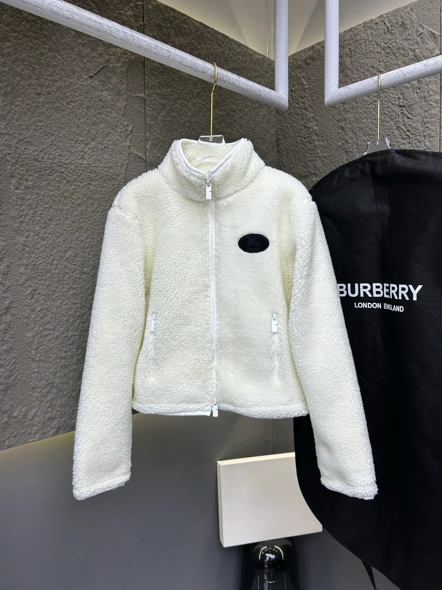 Куртки И Пуховики Женские Burberry 497143