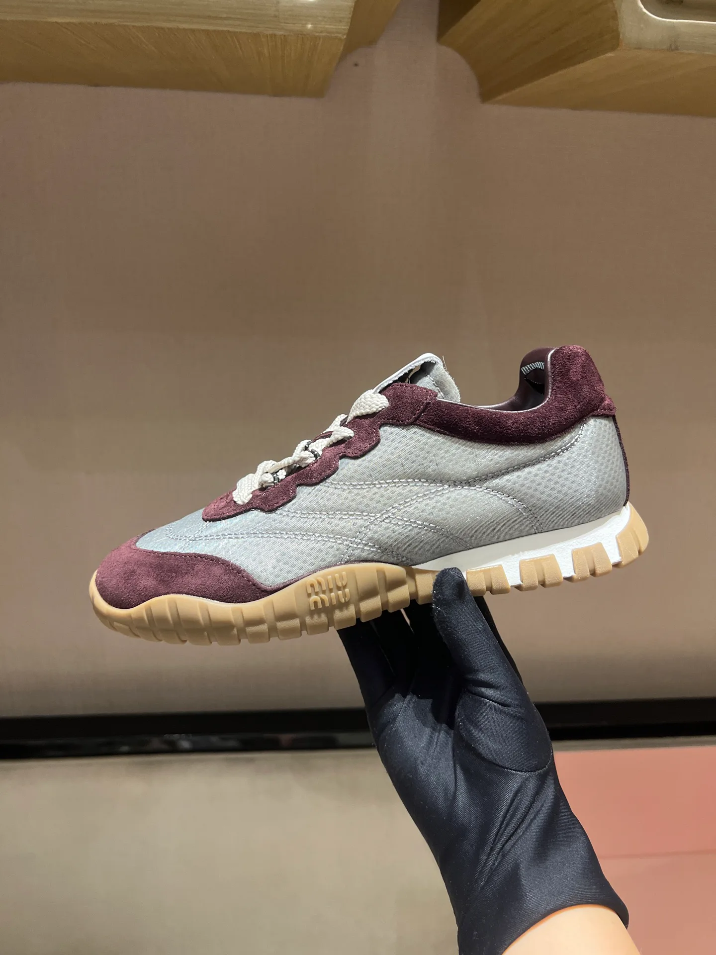 Кроссовки Женские Miu Miu 18020556