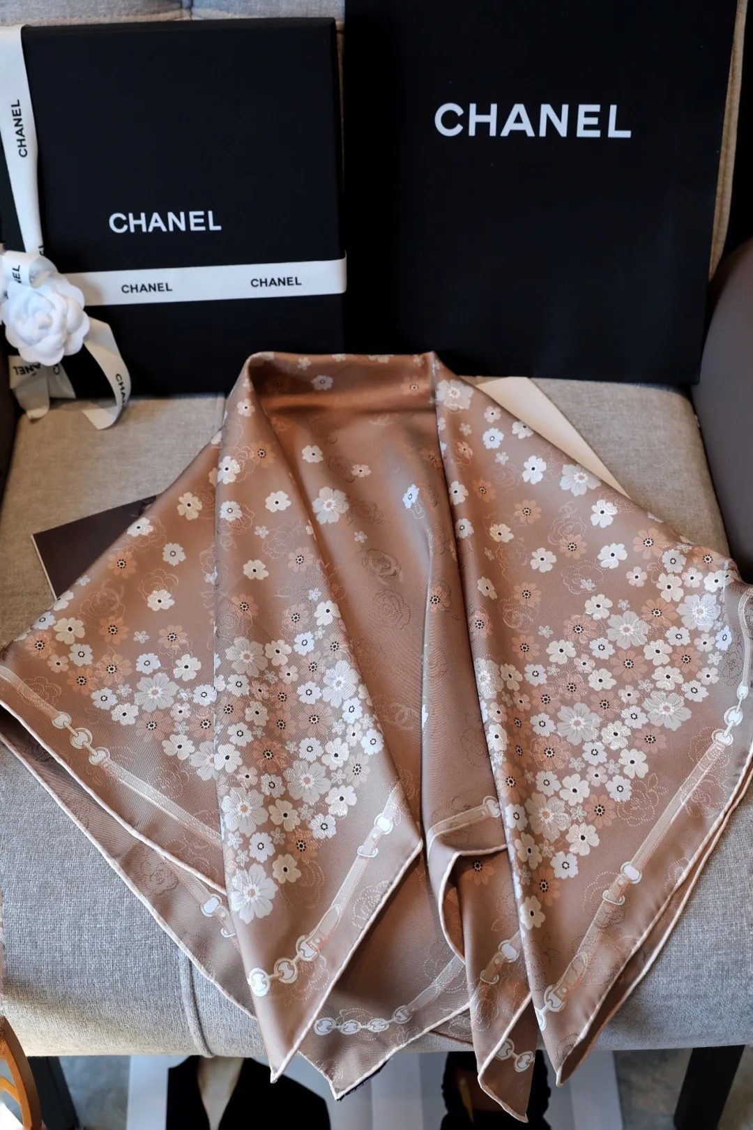 Платки Chanel 18419180