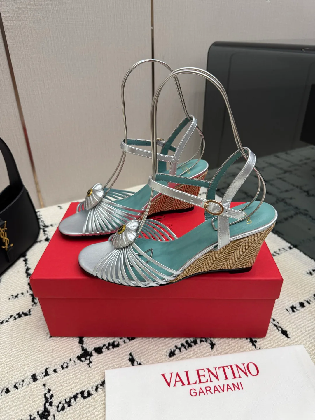 Босоножки Женские Valentino 18048999