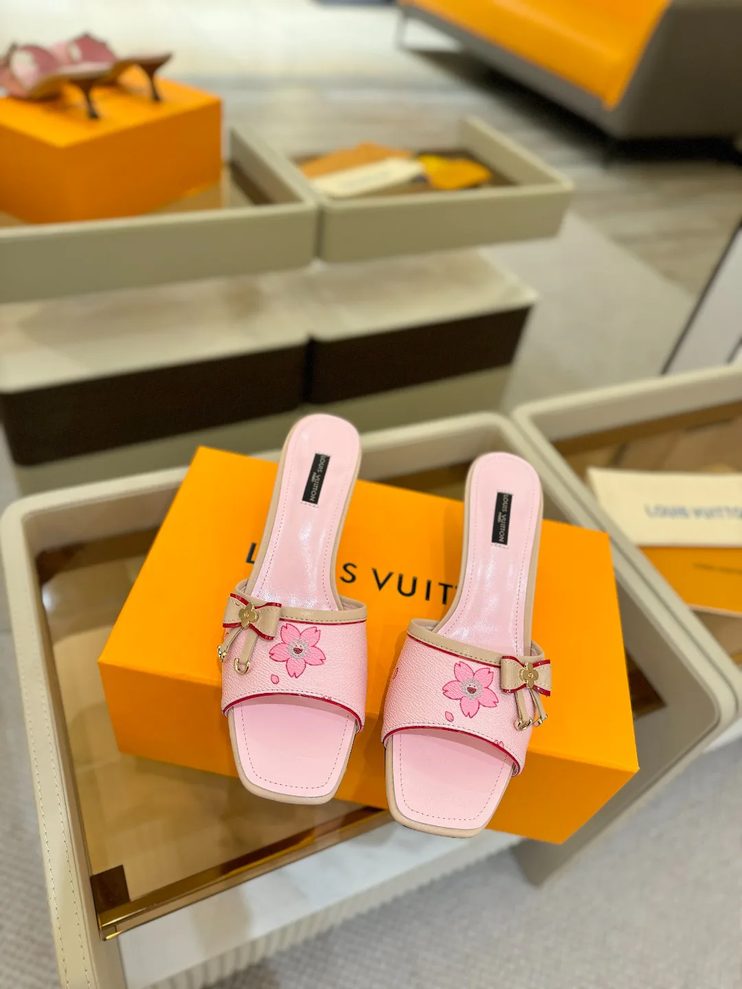 Сандалии Женские Louis Vuitton 9623484