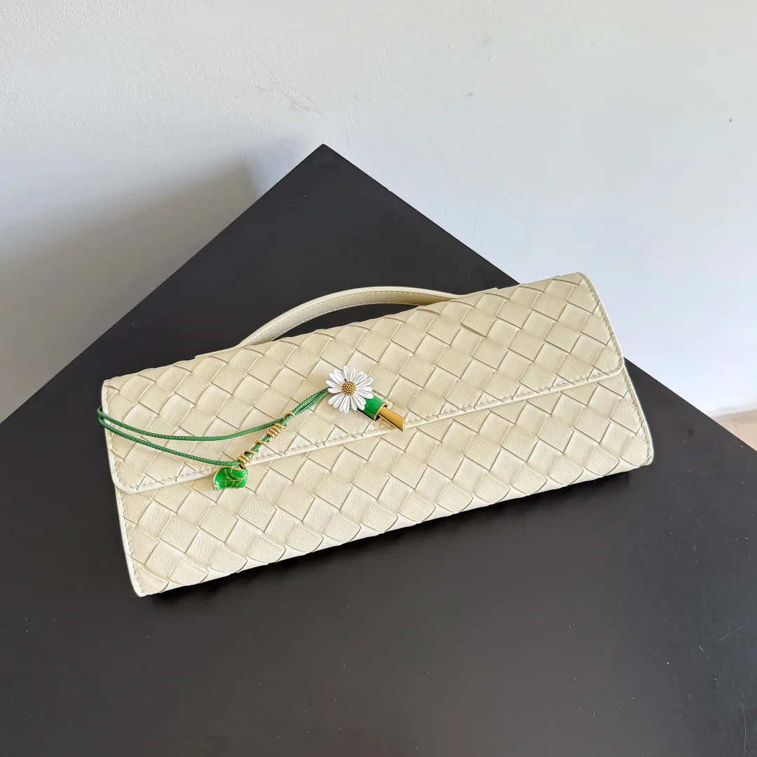 Клатчи Женские Bottega Veneta 11191848