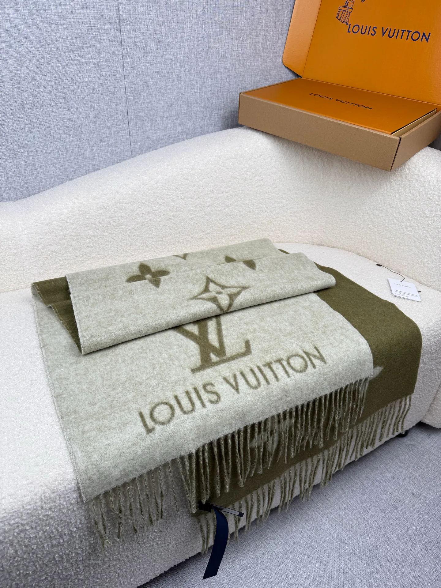 Шарфы Louis Vuitton 895111