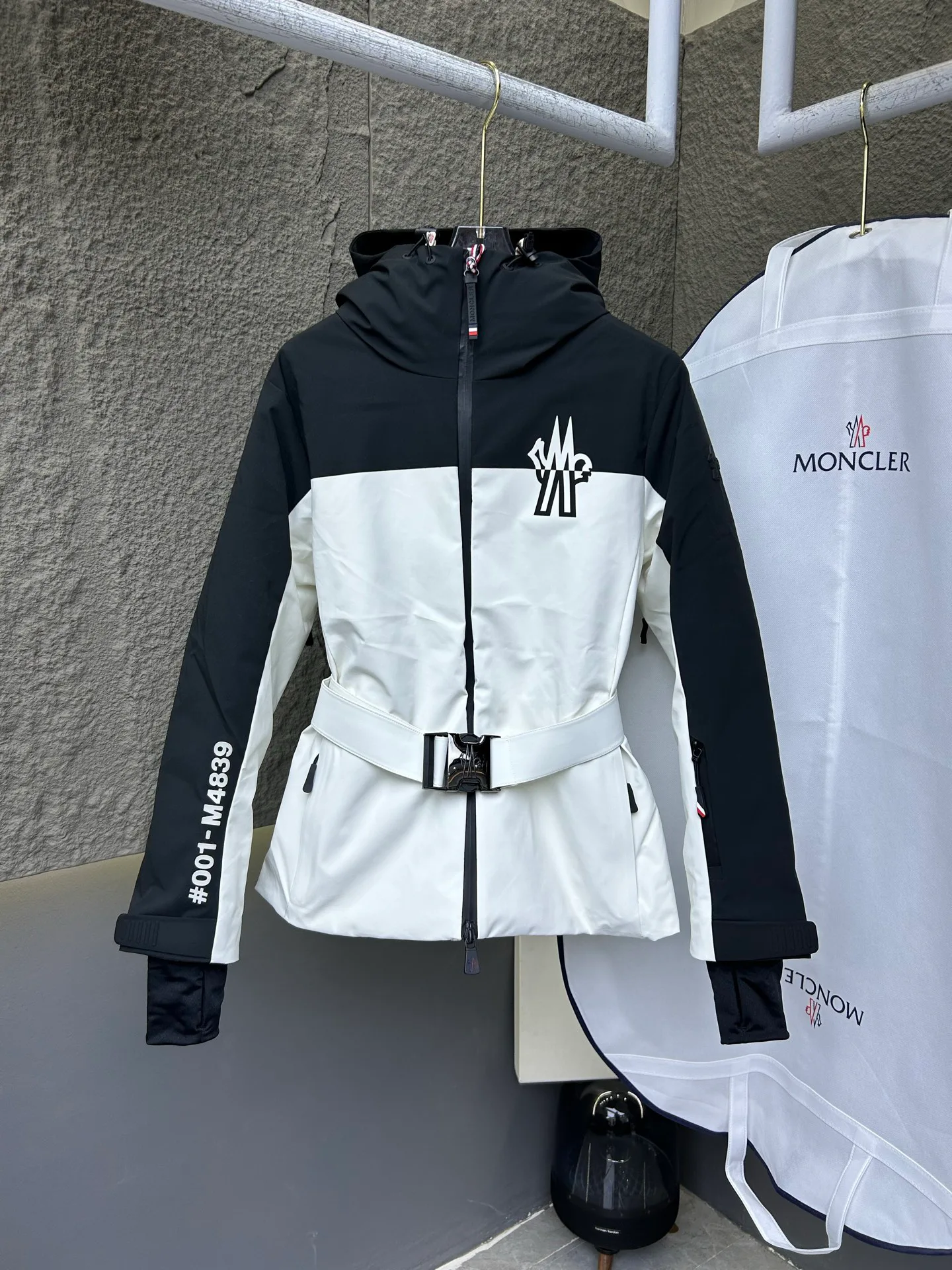 Куртки И Пуховики Женские Moncler 212209