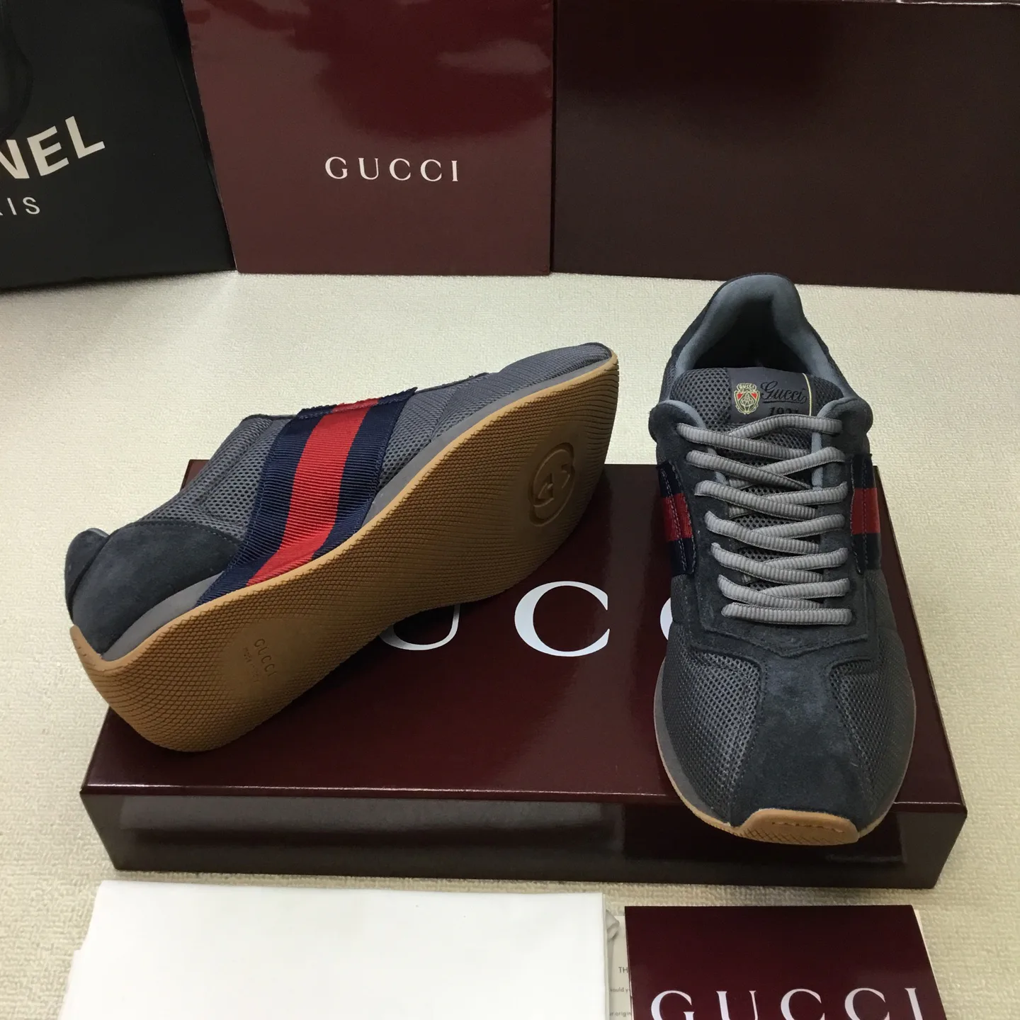 Кроссовки Женские Gucci 18773886