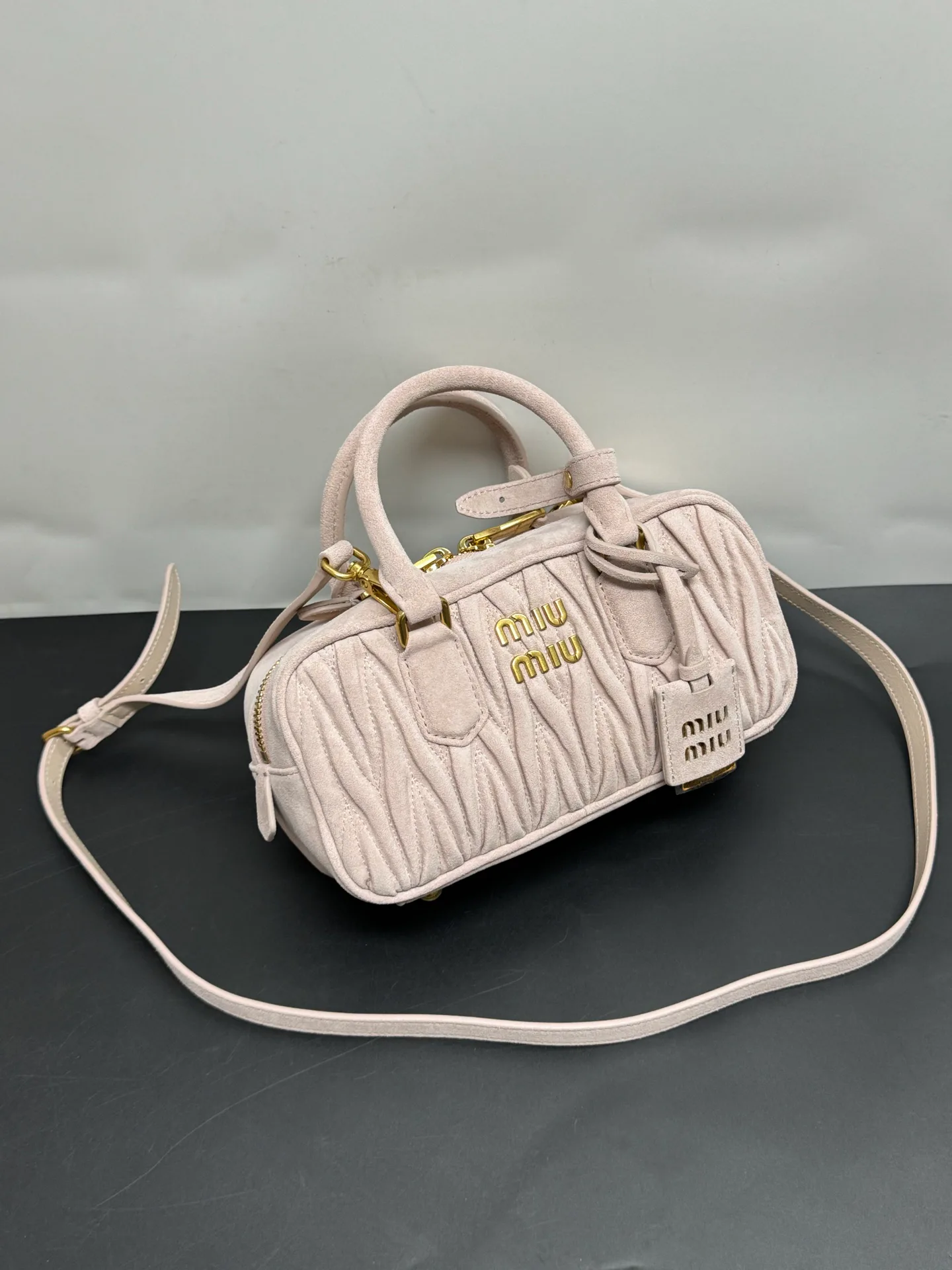 Классические Сумки Женские Miu Miu 17999177