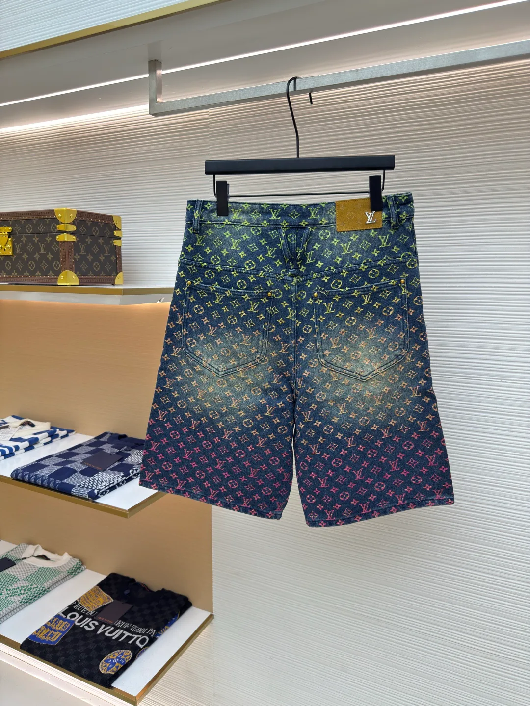 Шорты Мужские Louis Vuitton 8973431