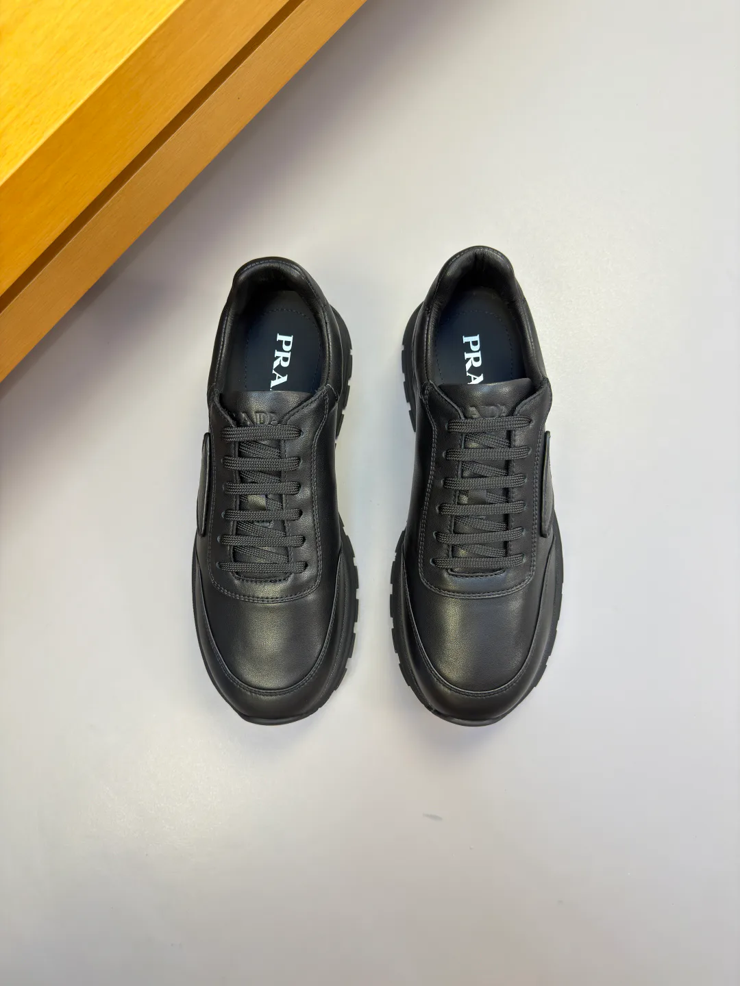 Кроссовки Женские Prada 18666920