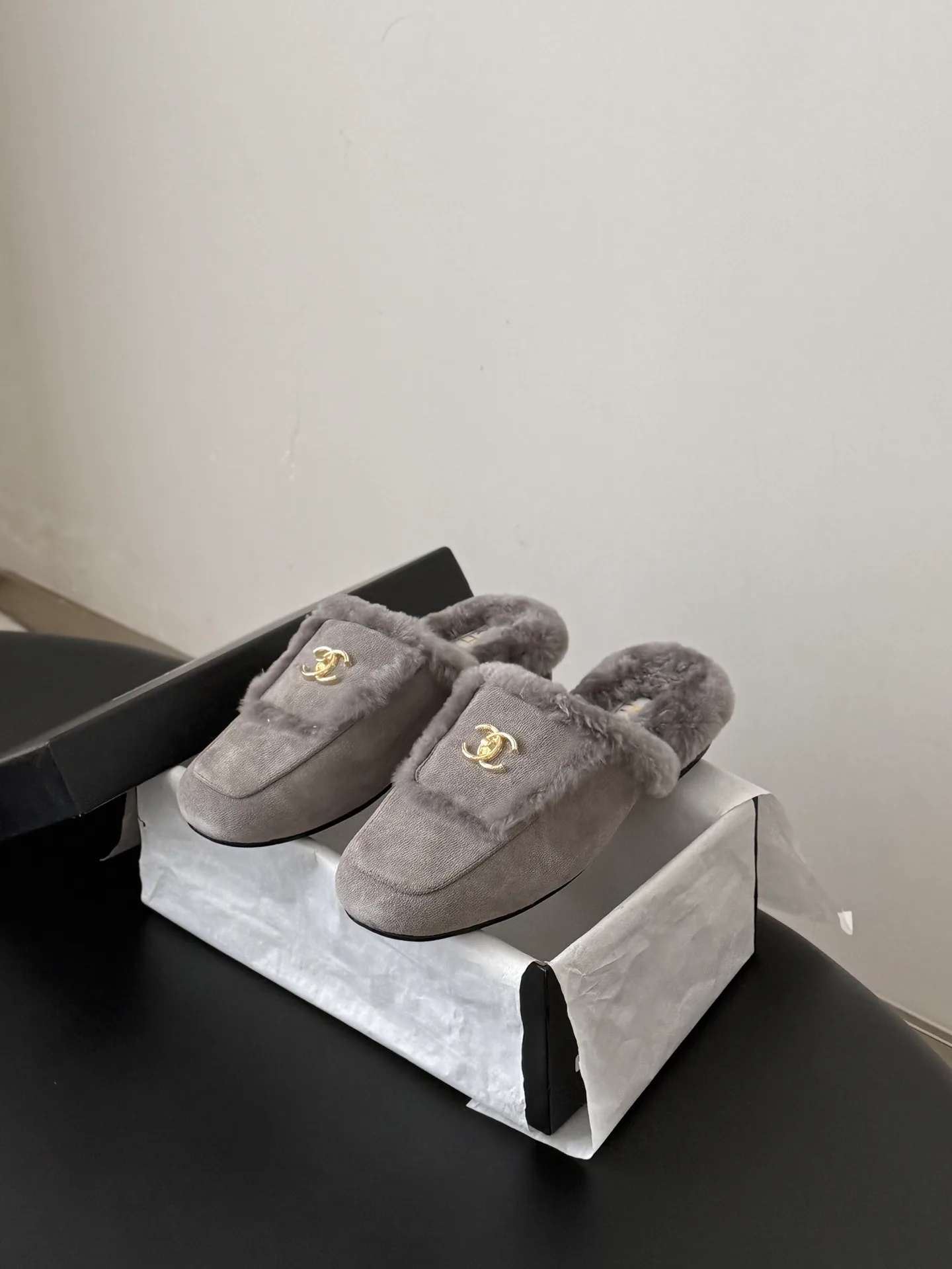 Тапочки Женские Chanel 18139402