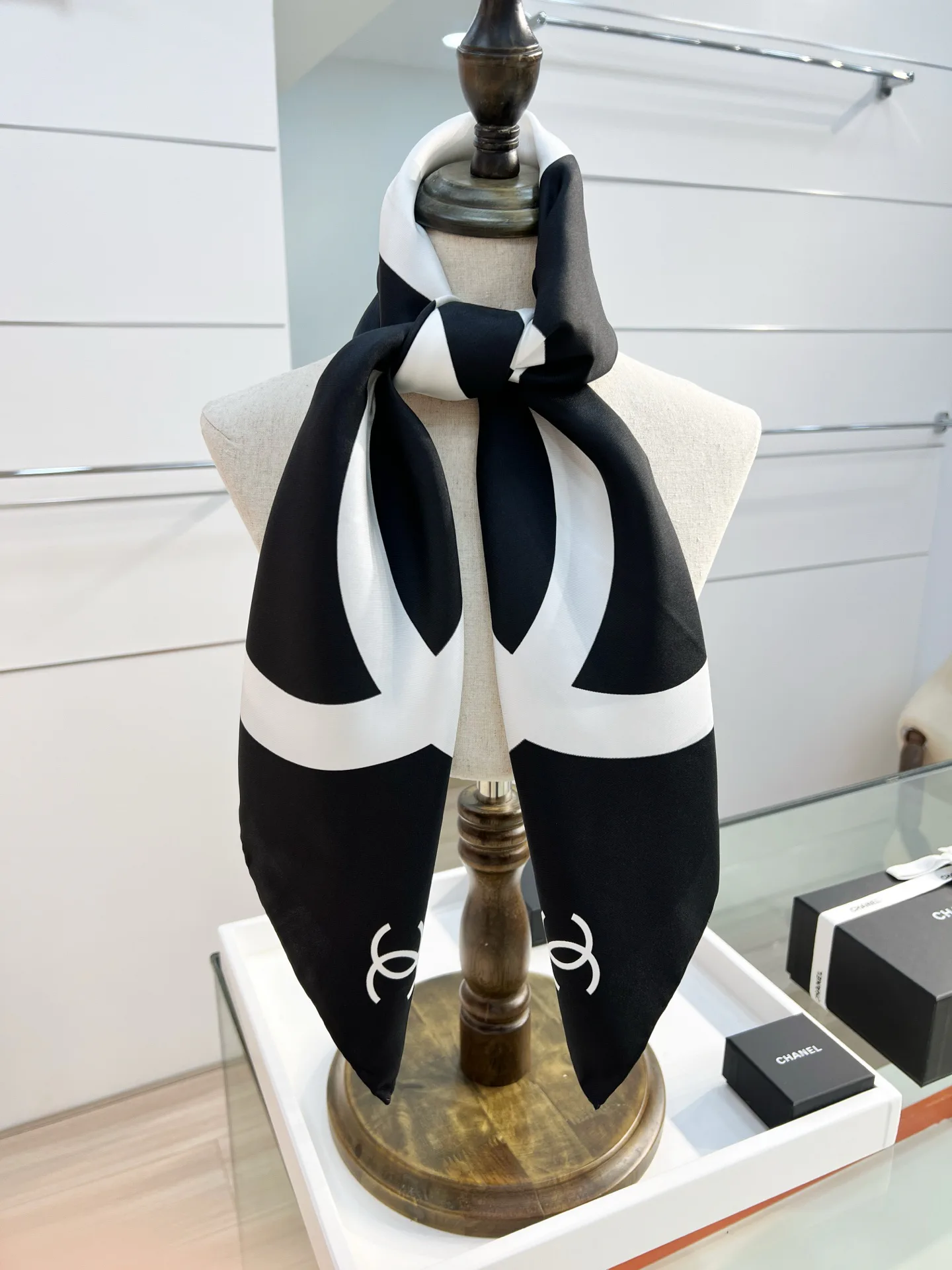 Шарфы Chanel 136914