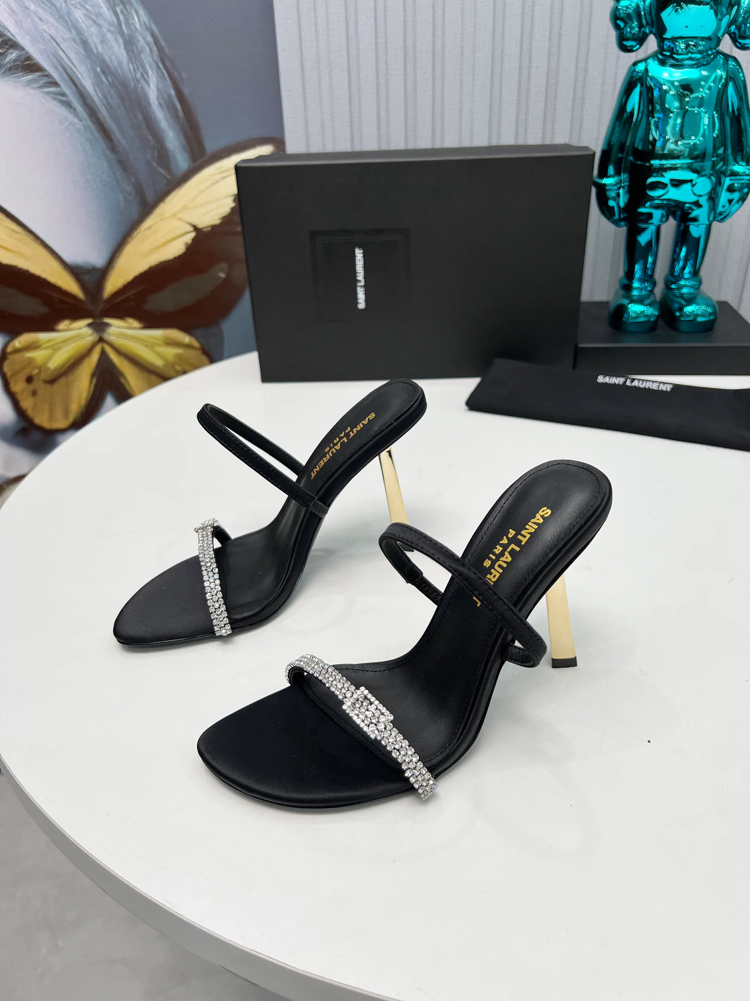 Босоножки Женские Saint Laurent 7184889