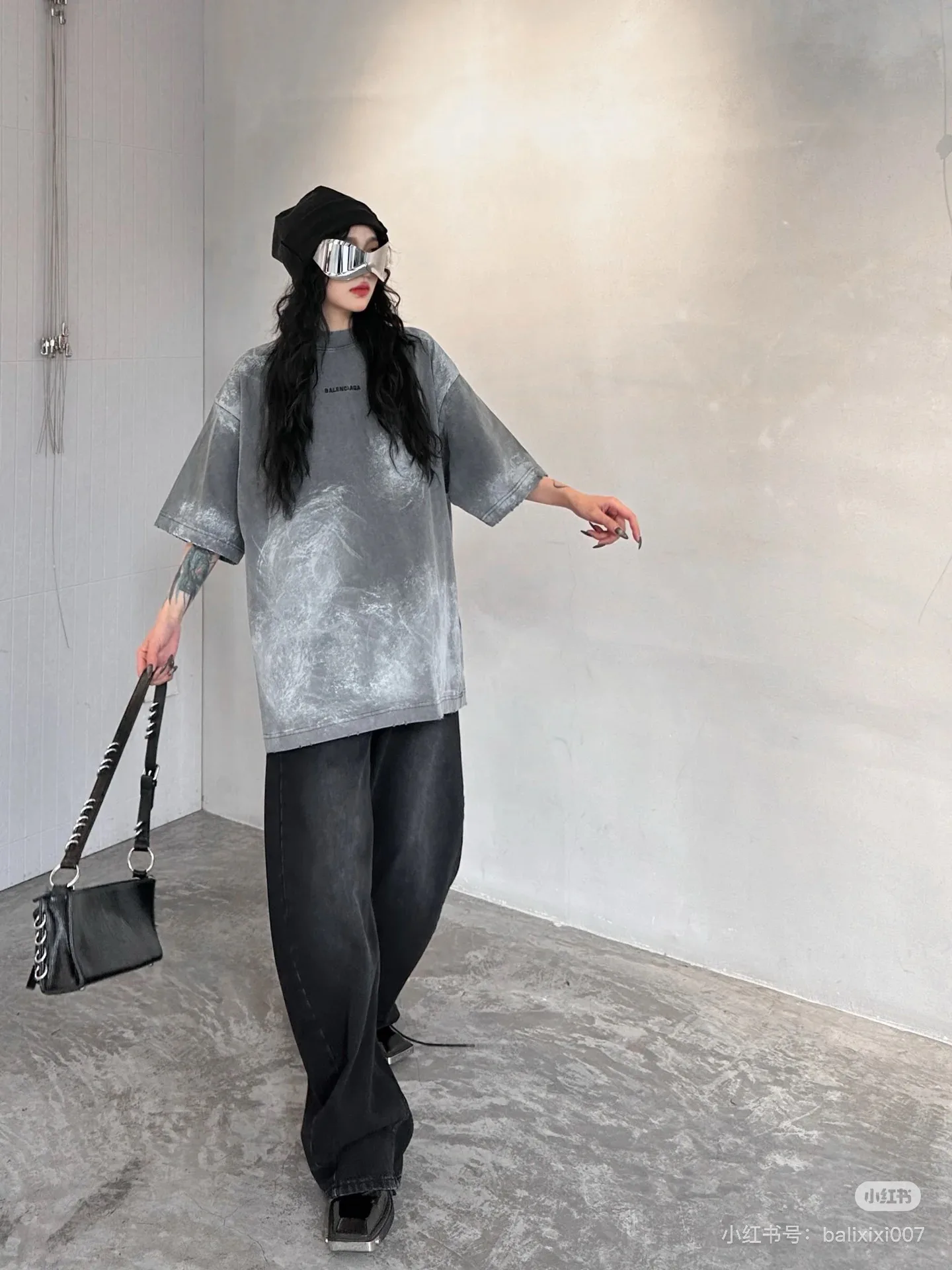 Футболки Женские Balenciaga 18700