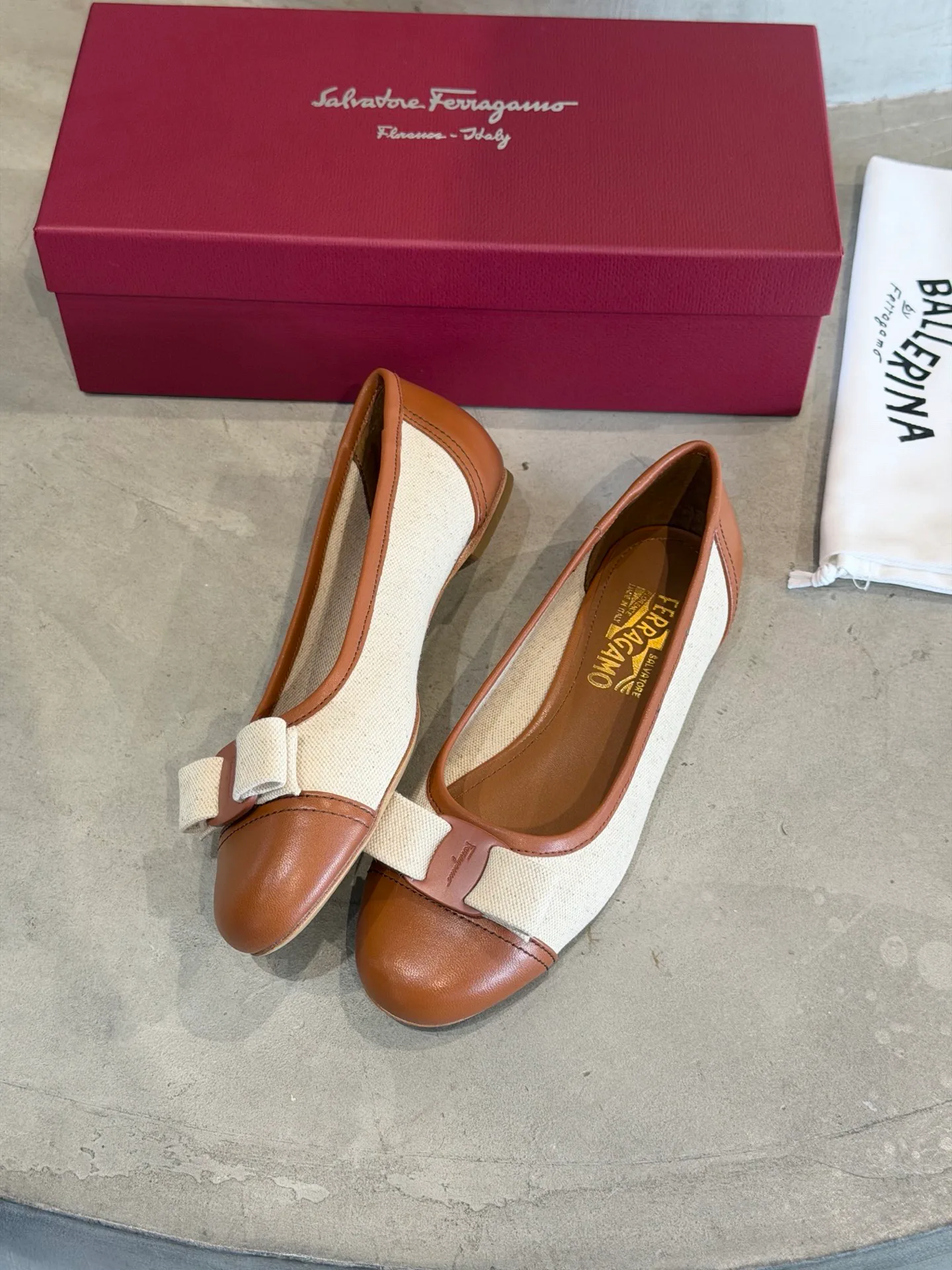 Балетки Женские Salvatore Ferragamo 11703584