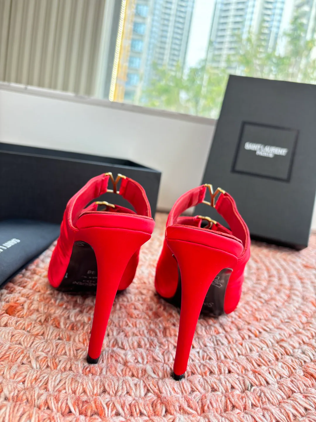 Босоножки Женские Saint Laurent 10211617