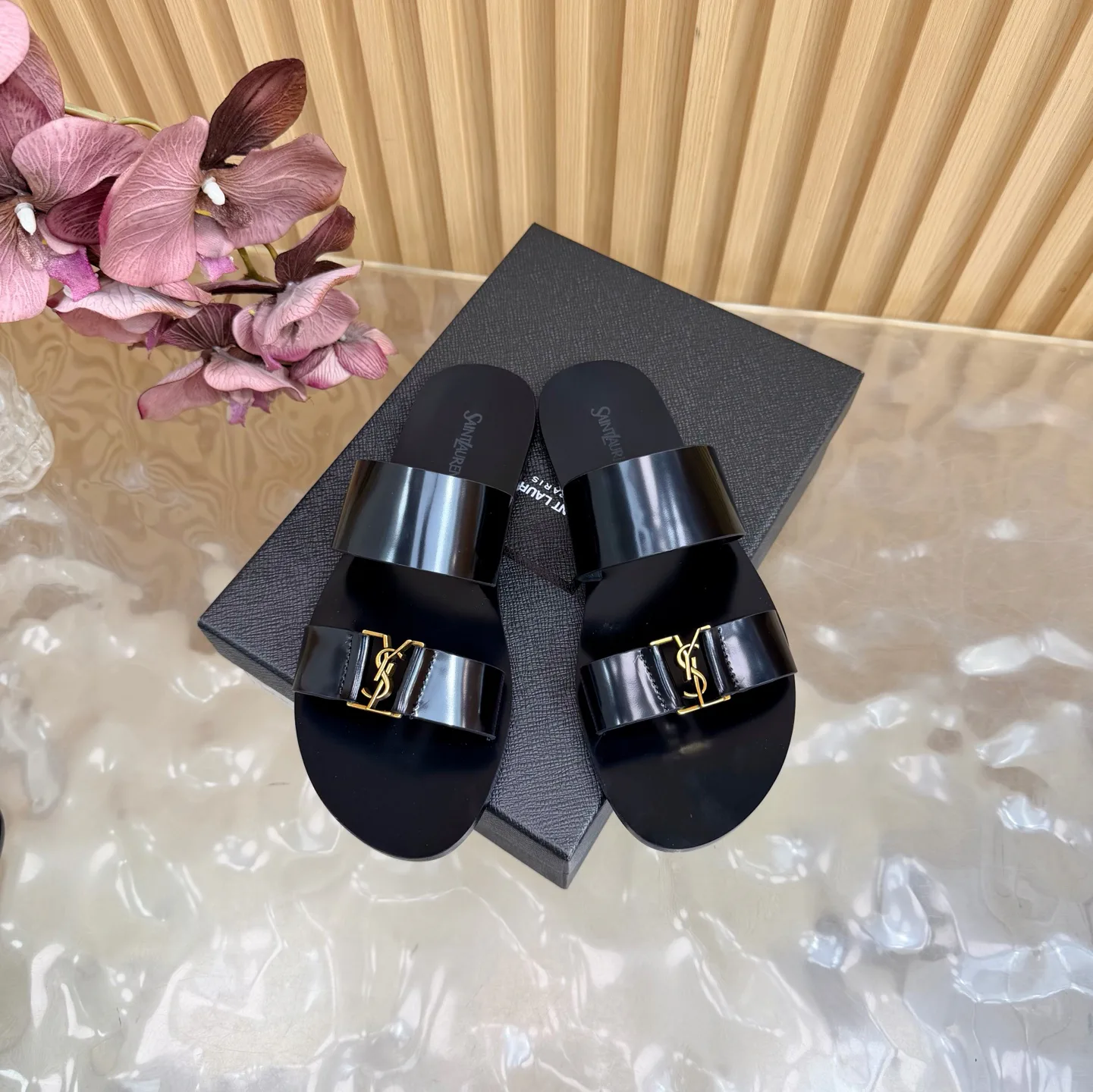 Шлепанцы Женские Saint Laurent 11755427