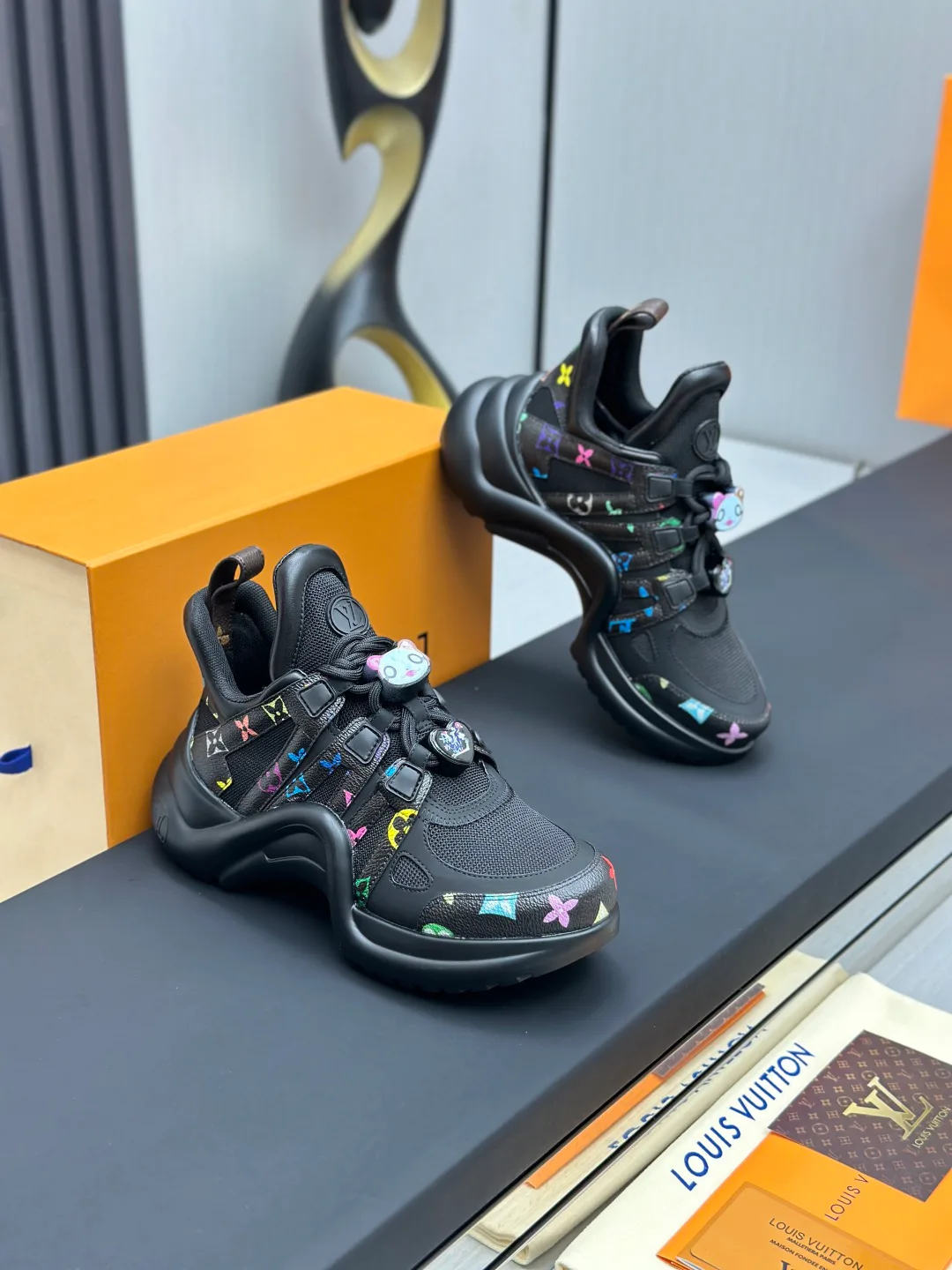 Кроссовки Женские Louis Vuitton 18212000