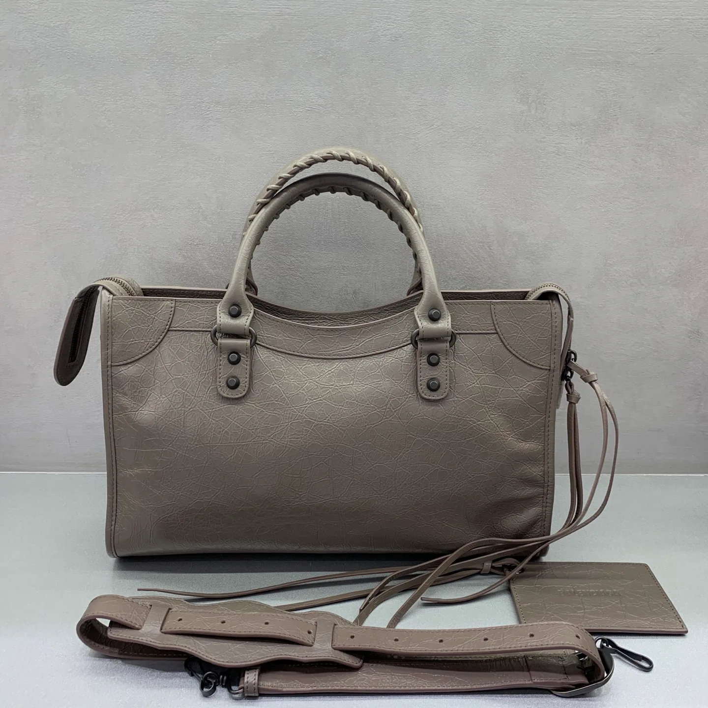Классические Сумки Женские Balenciaga 18135970