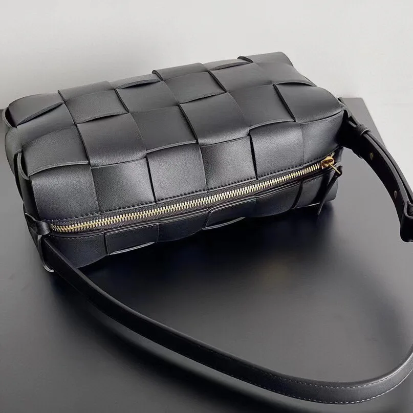 Сумки На Ремне Женские Bottega Veneta 11922461