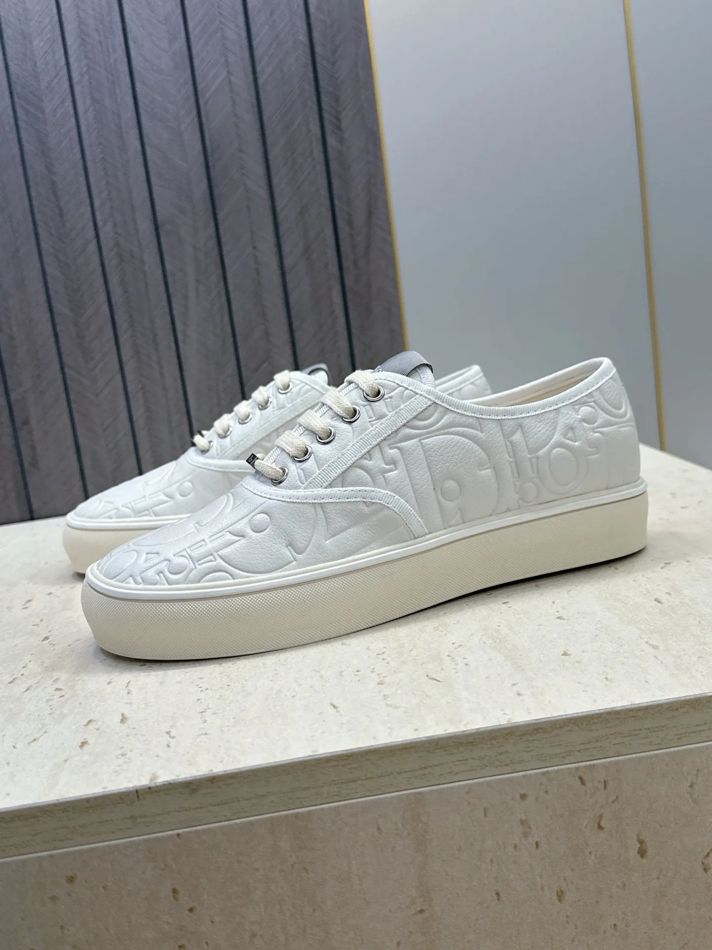 Кроссовки Женские Christian Dior 18132780