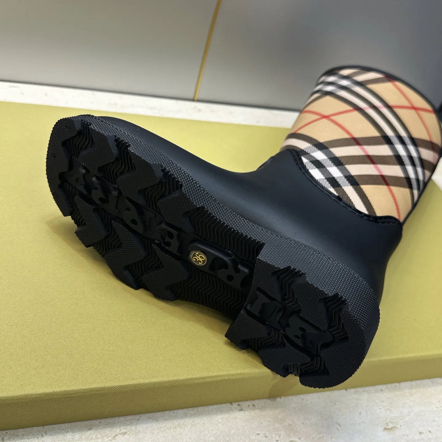 Сапоги Женские Burberry 18235847