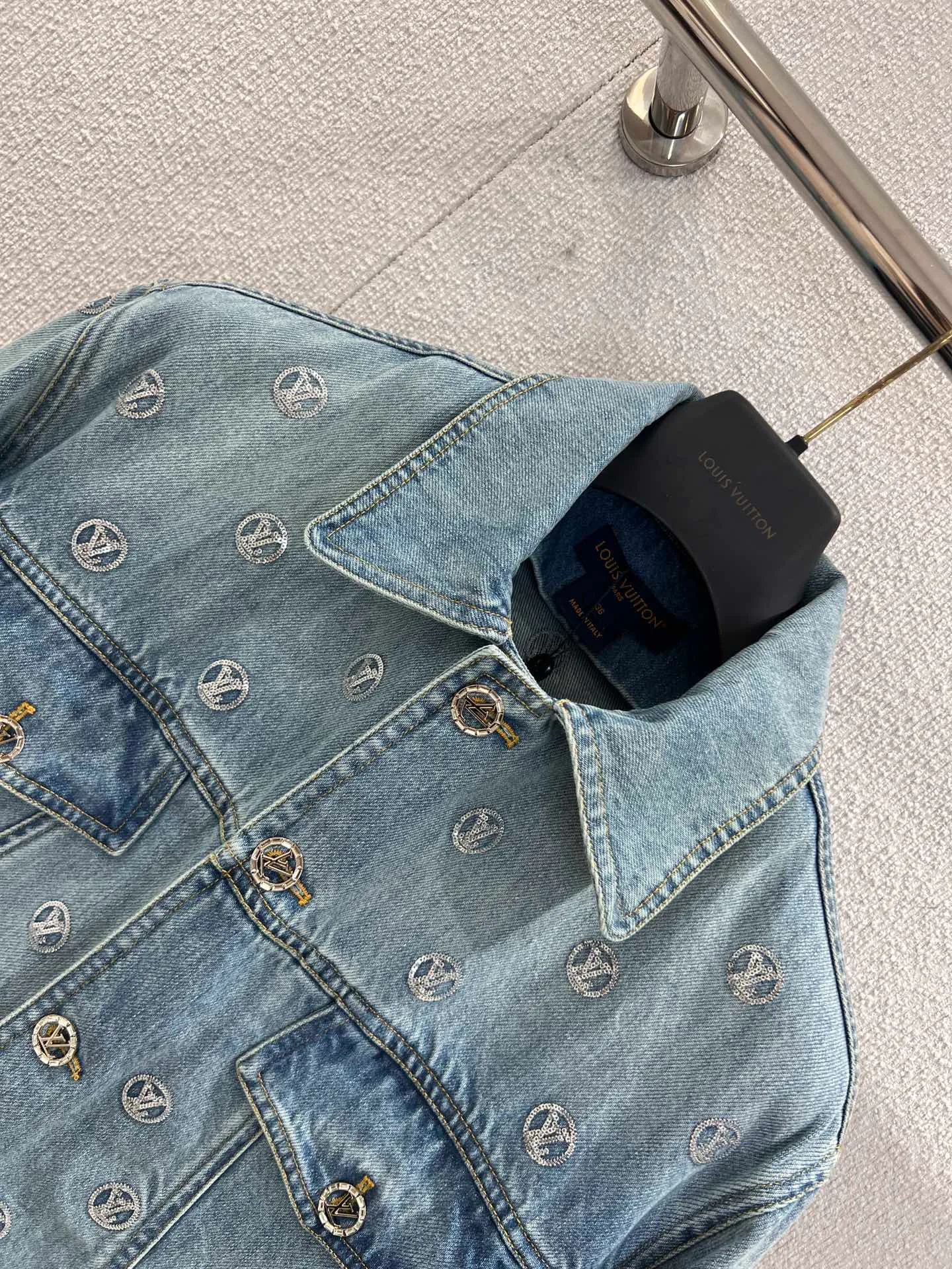 Куртки И Пуховики Женские Louis Vuitton 1079304