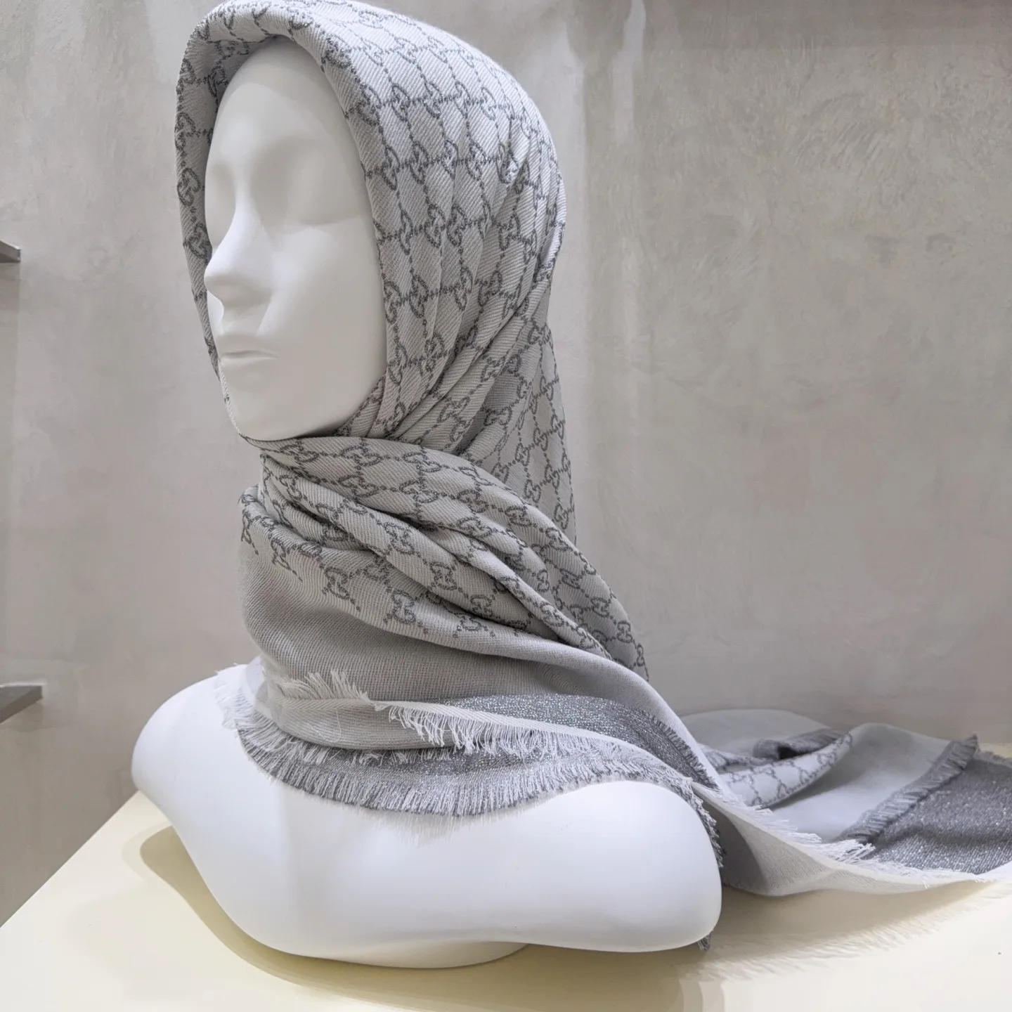 Шарфы Gucci 689052