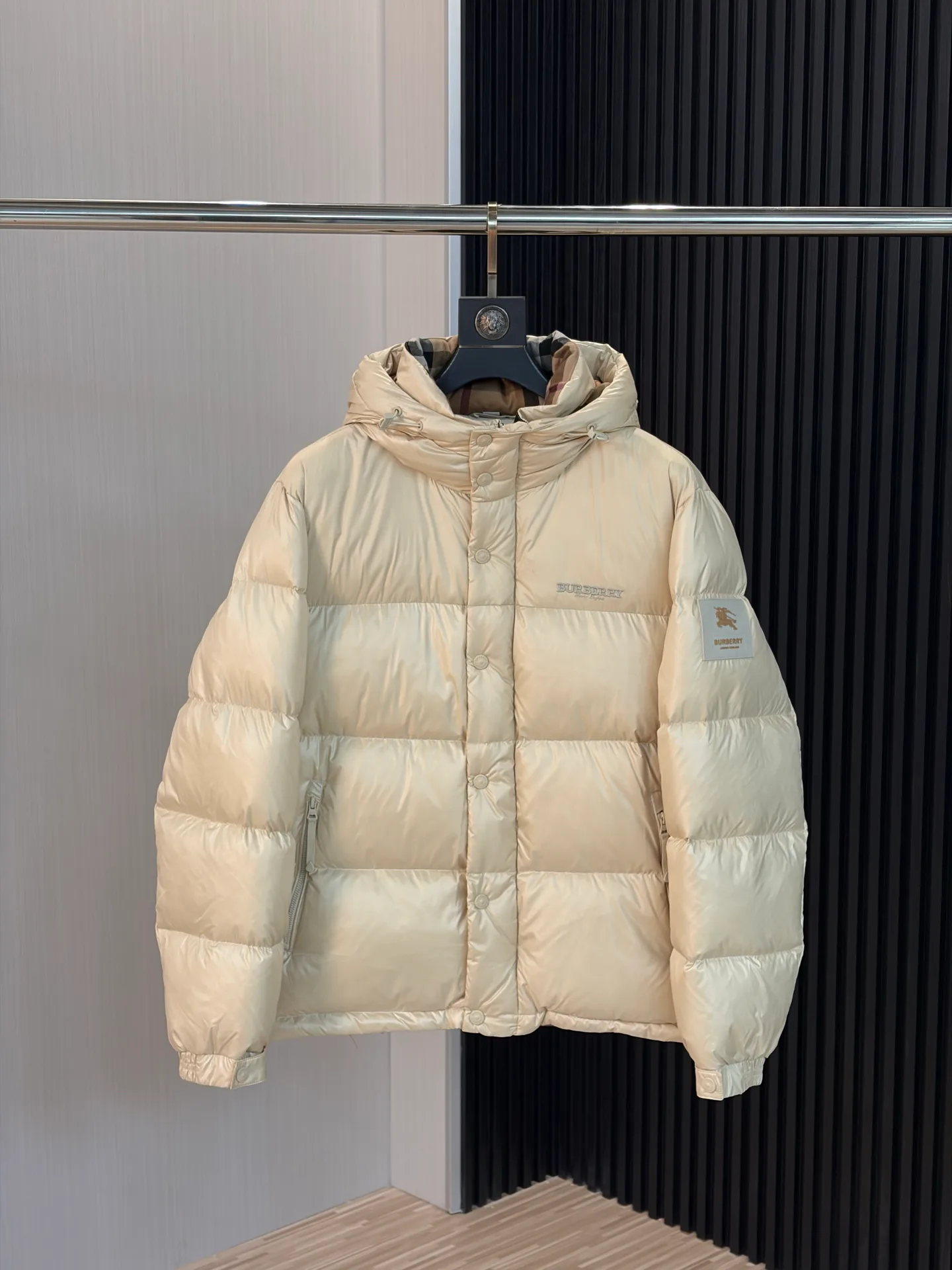 Куртки И Пуховики Женские Burberry 18689142