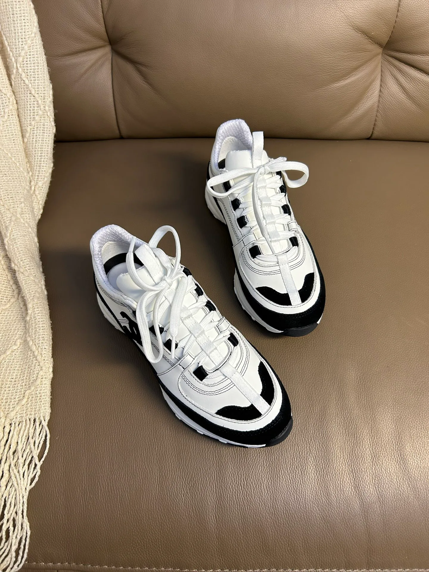 Кроссовки Женские Chanel 11579328