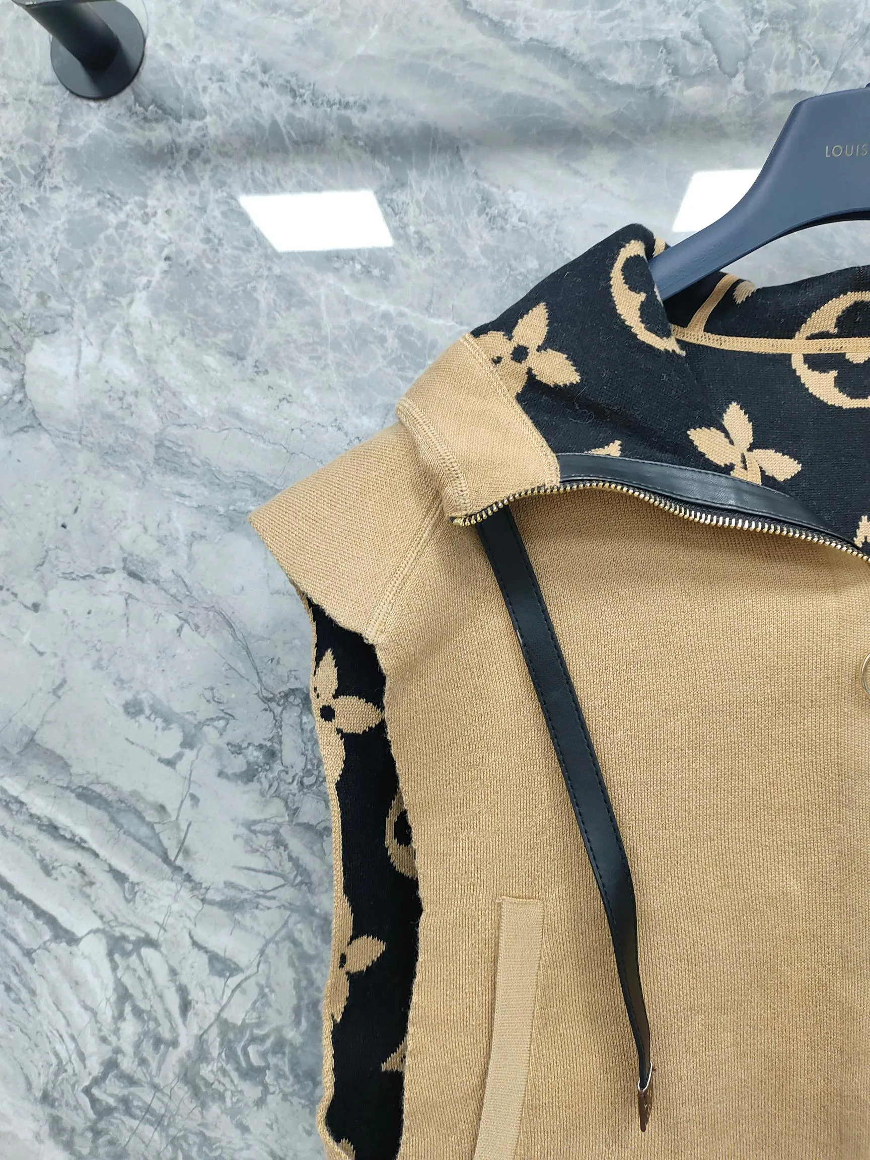 Жилеты Женские Louis Vuitton 18203434