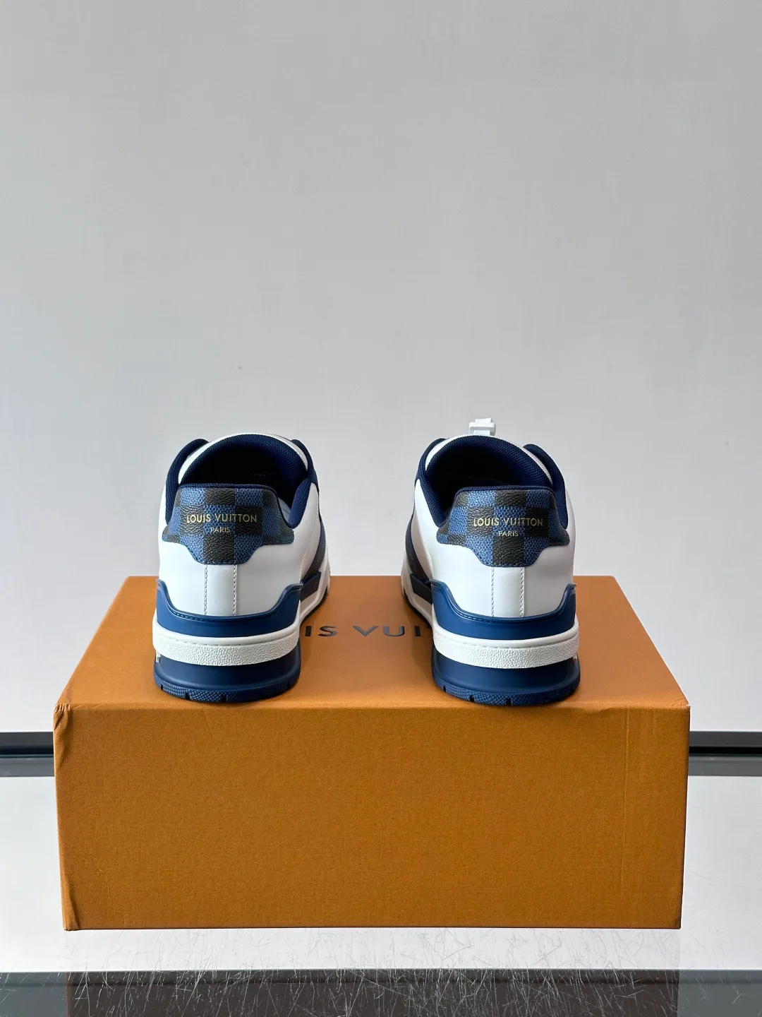 Кроссовки Мужские Louis Vuitton 13330533