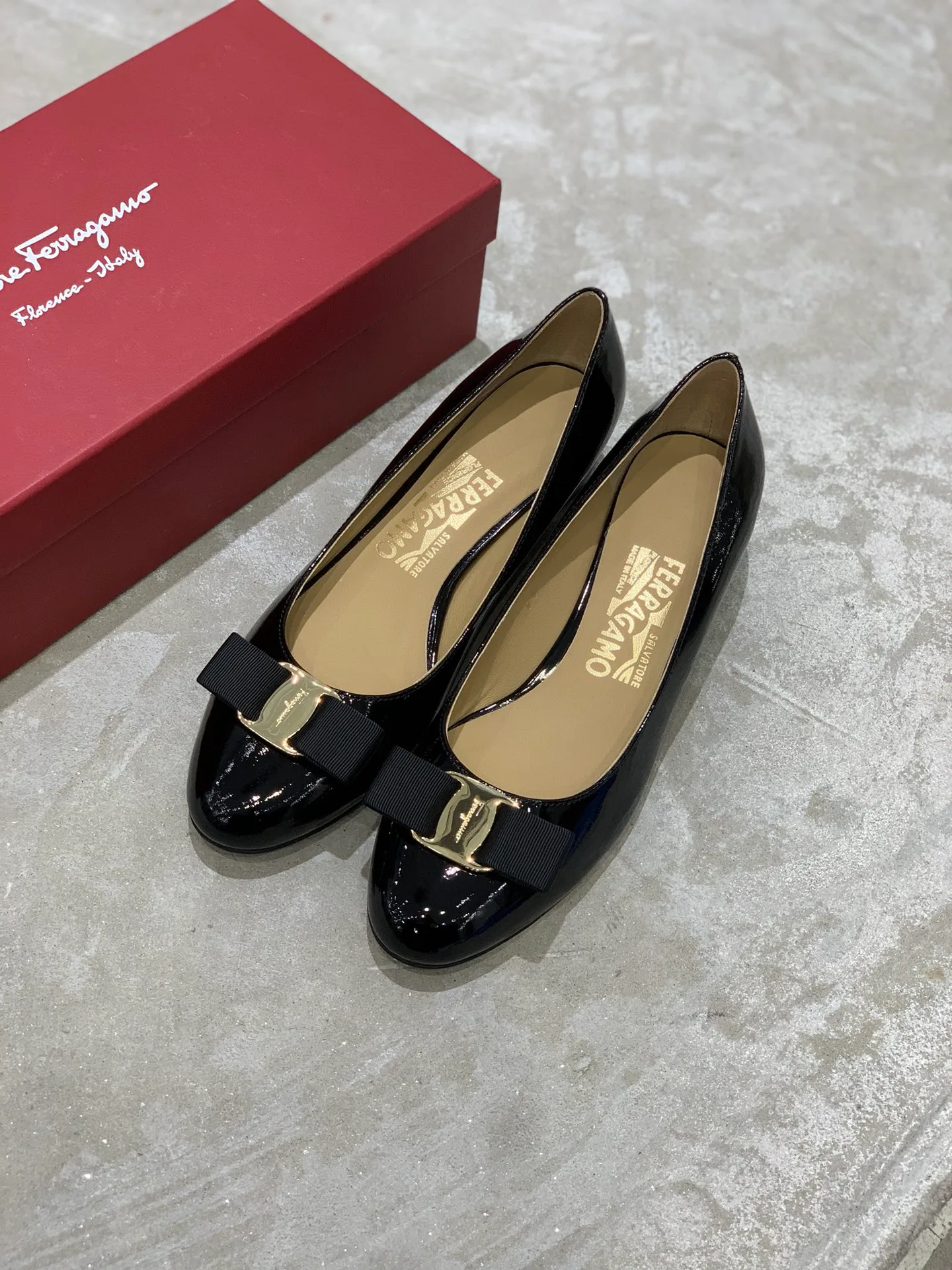 Балетки Женские Salvatore Ferragamo 18340668