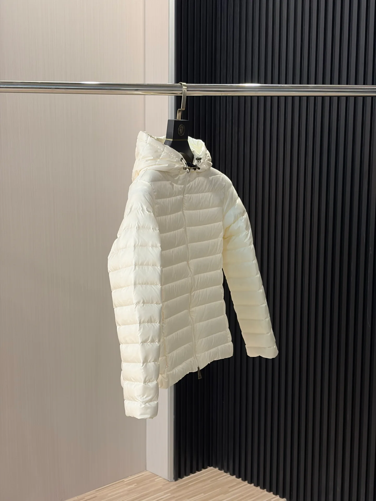 Куртки И Пуховики Мужские Moncler 18231136