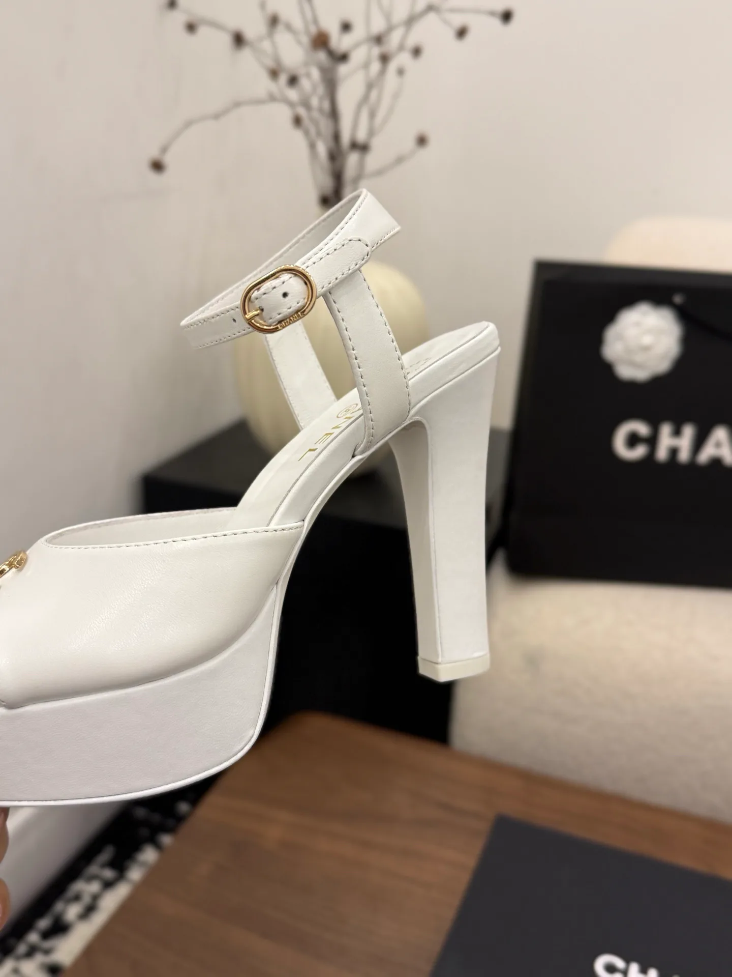 Сандалии Женские Chanel 11499635
