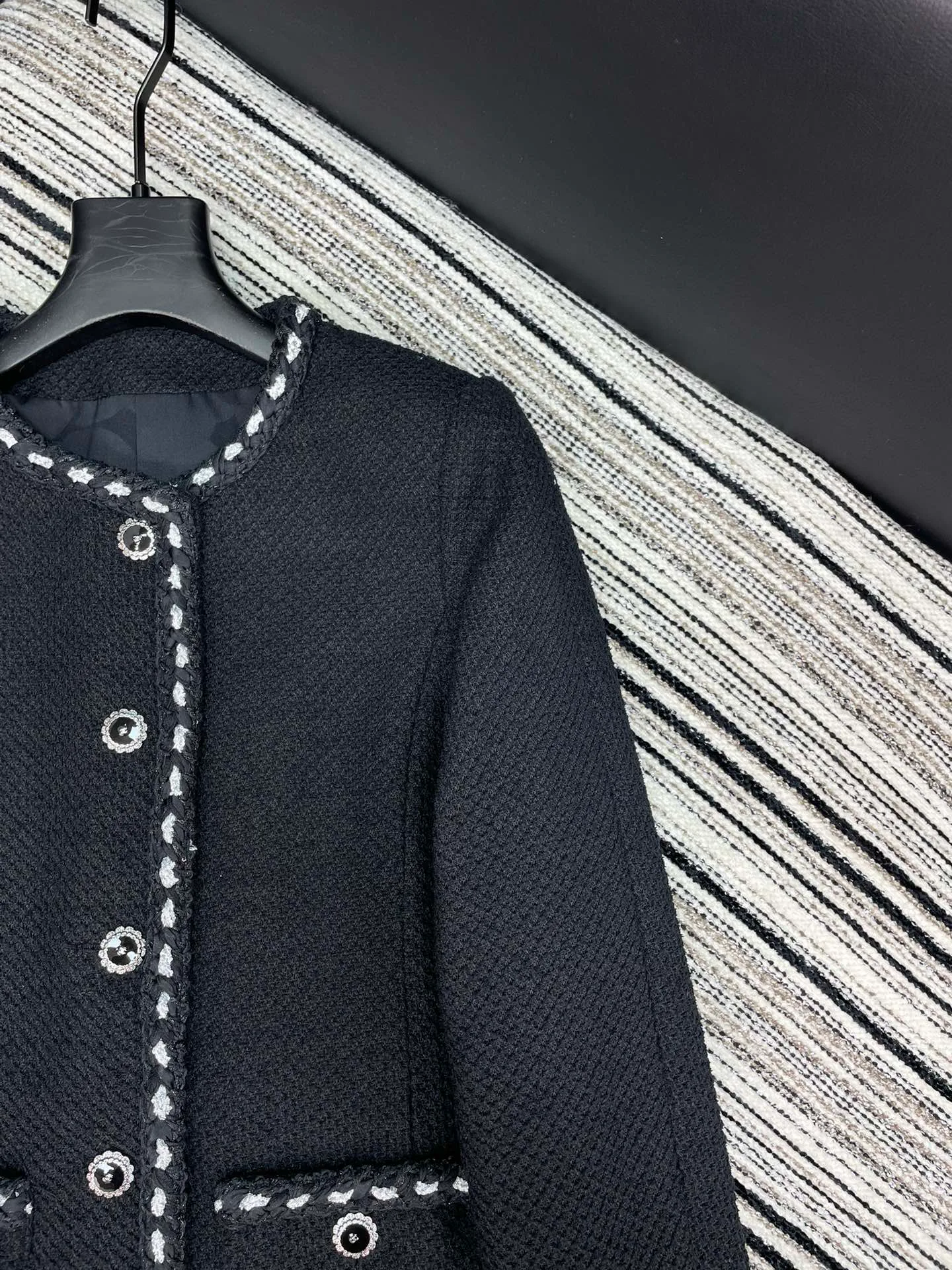 Куртки И Пуховики Женские Chanel 1023966