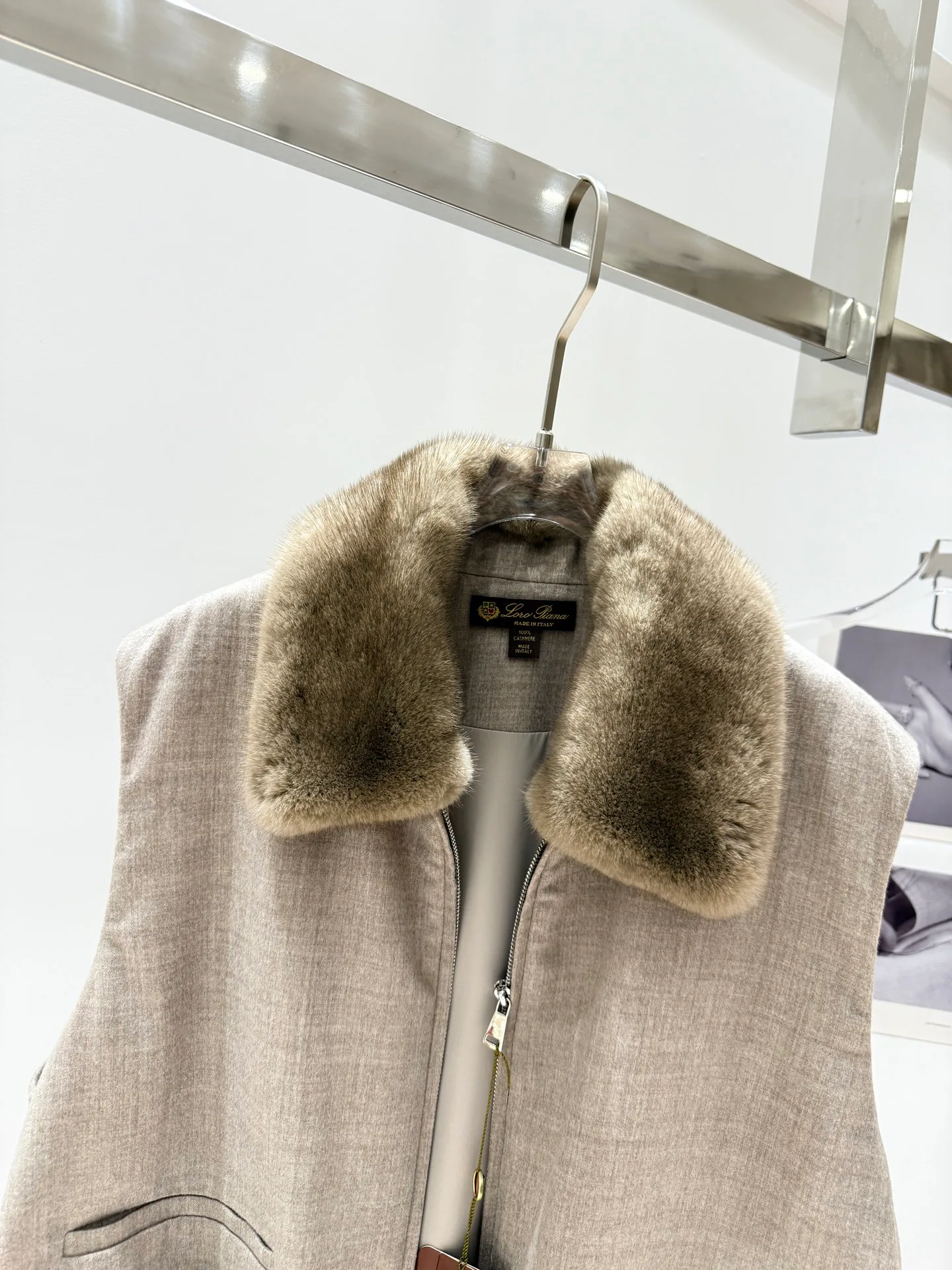 Жилеты Женские Loro Piana 18592926