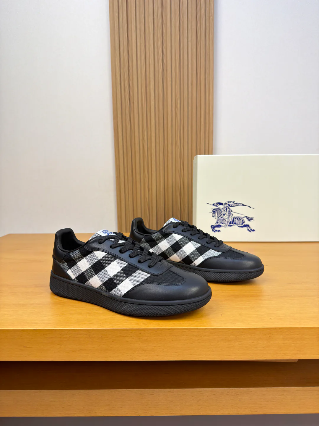 Кроссовки Мужские Burberry 19002557