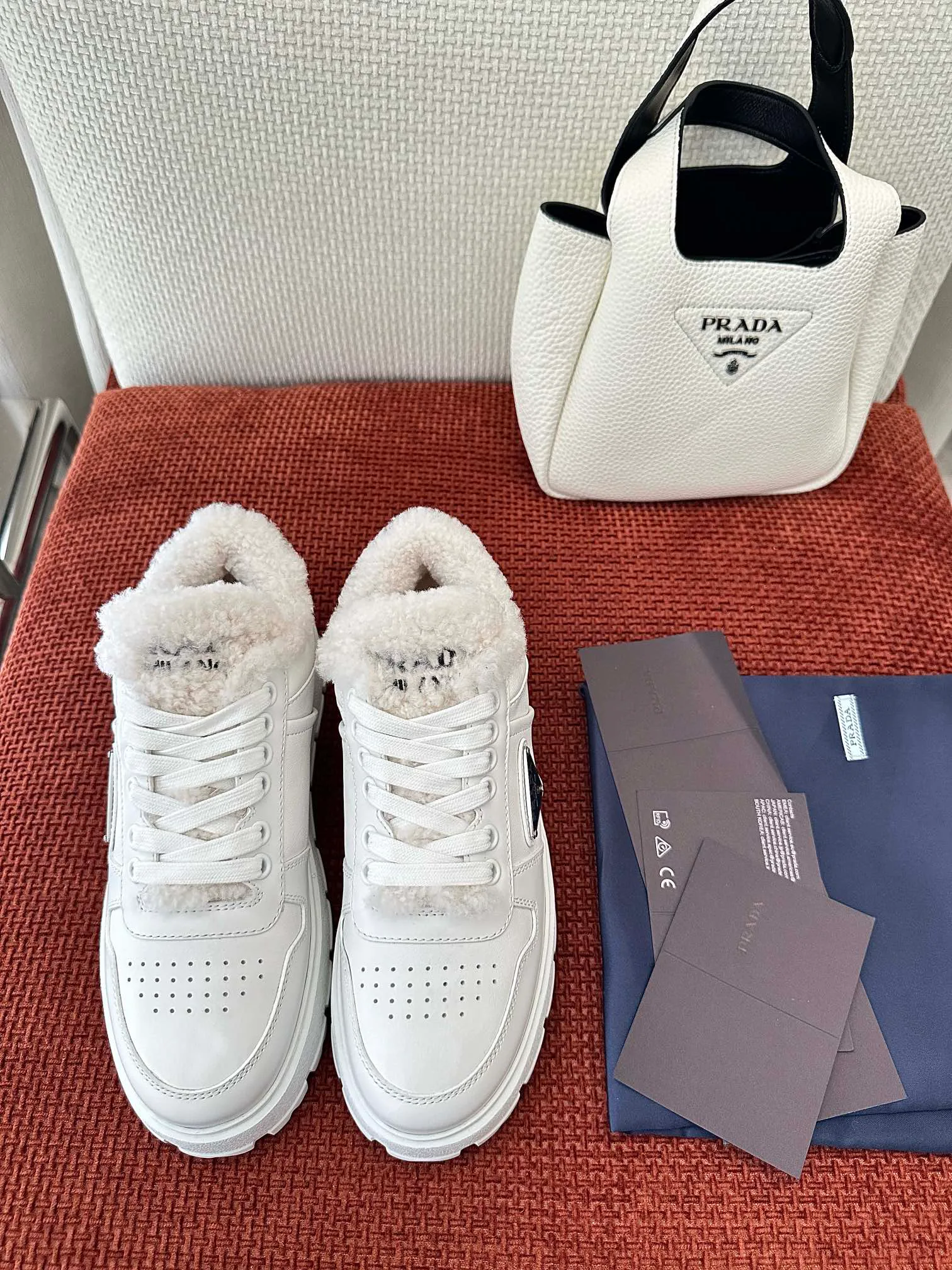 Кроссовки Женские Prada 18621064