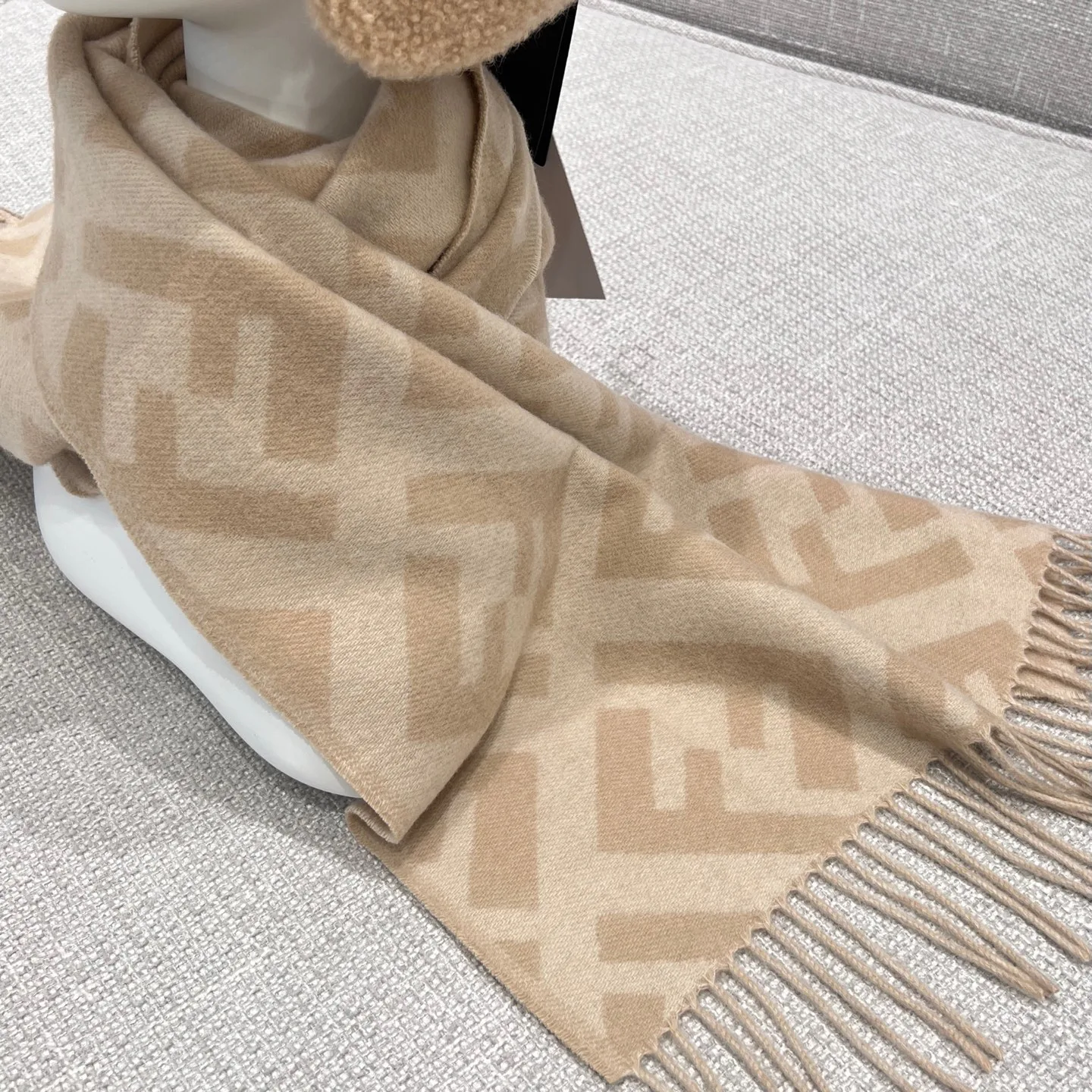 Шарфы Fendi 1628437