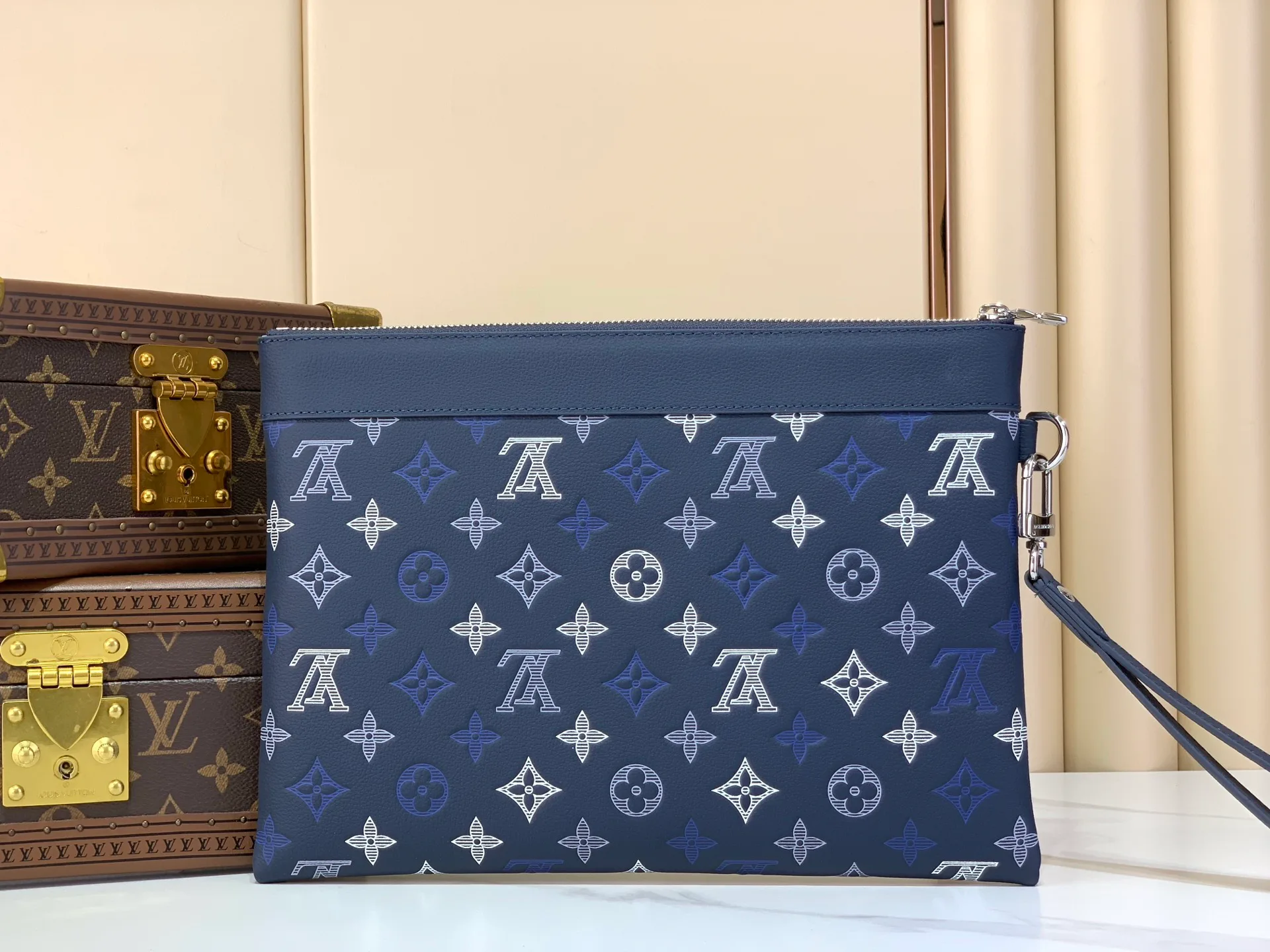 Клатчи Женские Louis Vuitton 14458791